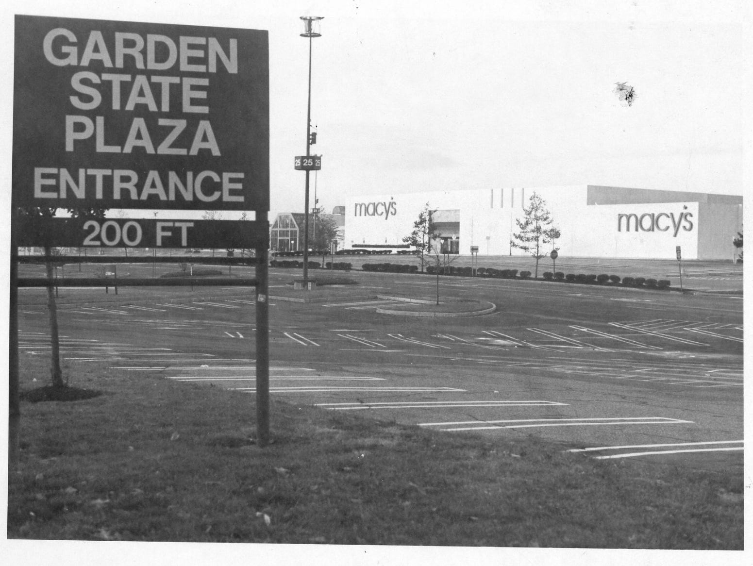 Take A Look At The Garden State Plaza Over The Years   636463321742971283 7XF00KIJ.JPG