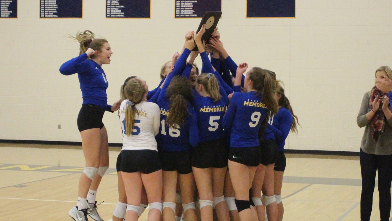 Three-time reigning champ Catholic Memorial volleyball tops Pewaukee