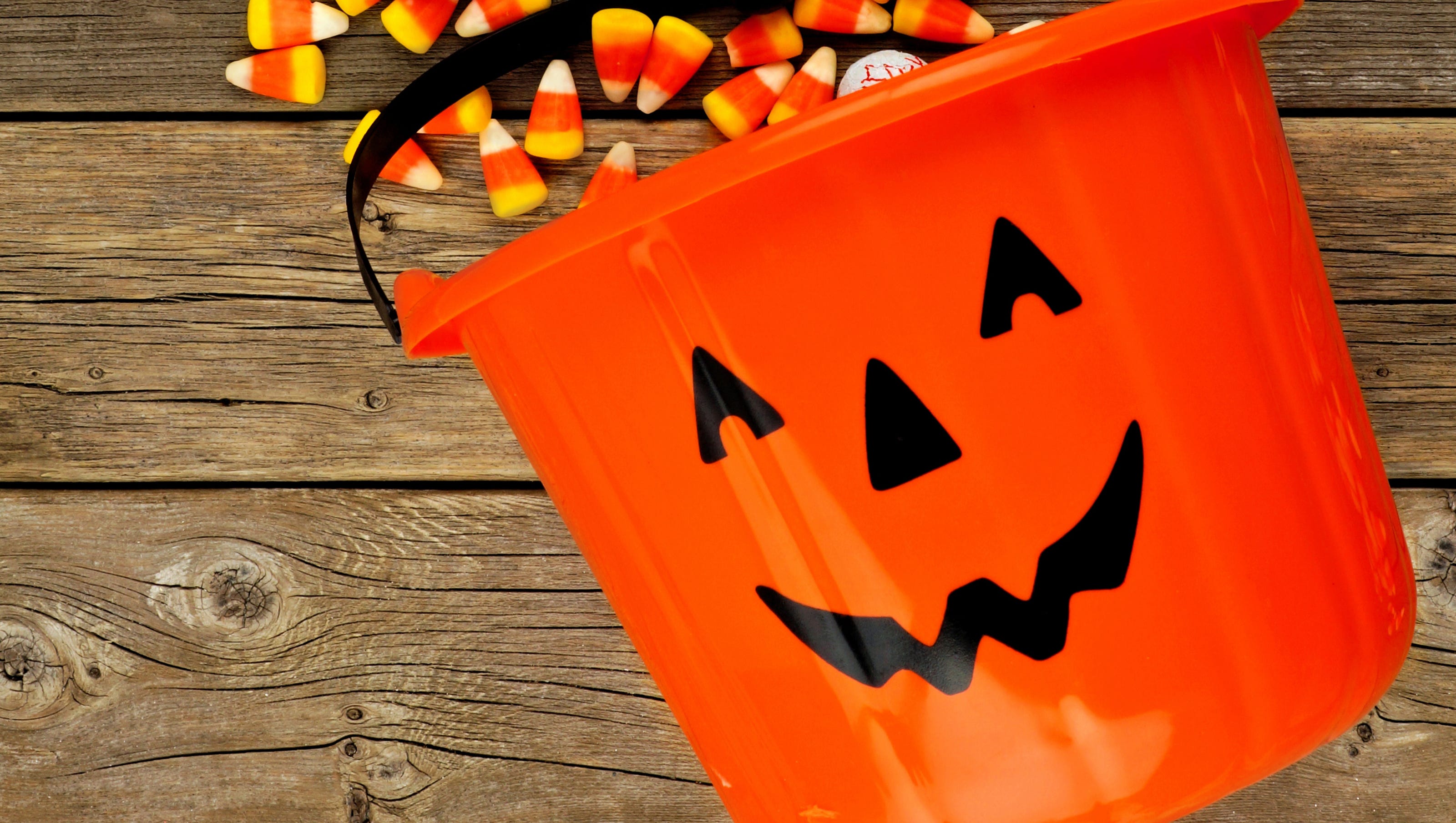 Here's how much Halloween candy you can eat before it kills you