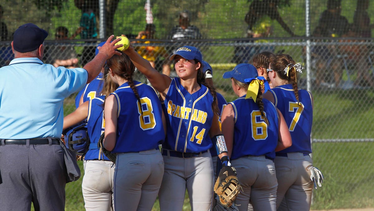 Gallery MaineEndwell vs. Union Endicott Class A softball