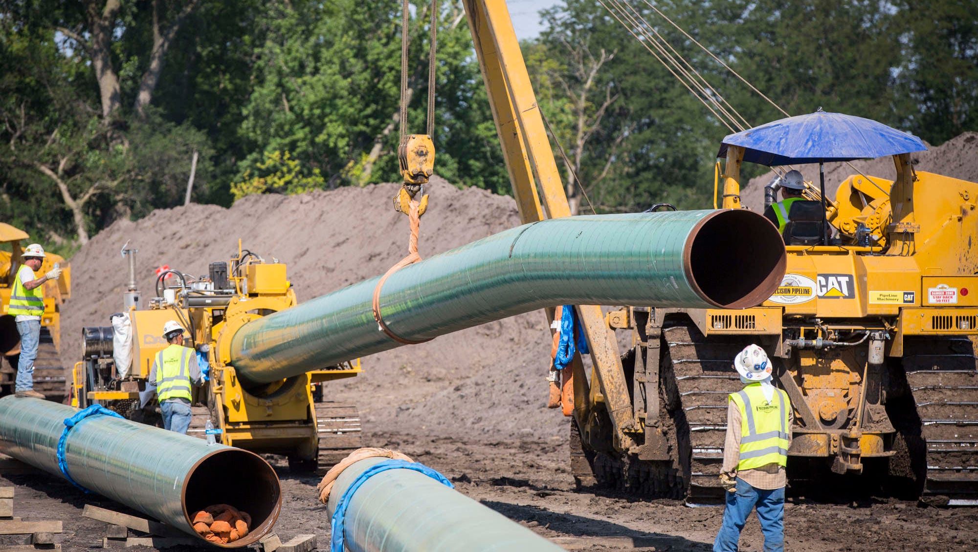 36 Photos: Workers Bend Pipe For Bakken Pipeline Work Near Baxter