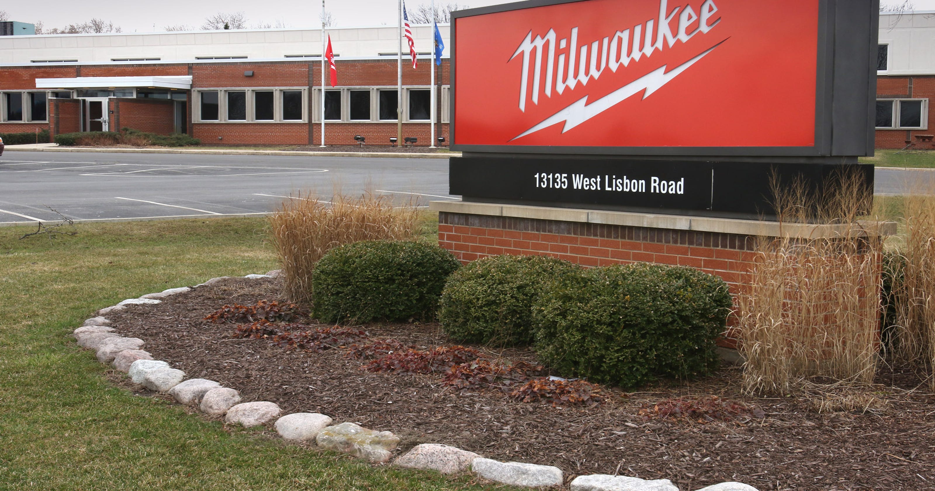 Milwaukee Tool expansion would add 350 jobs with average $75,000 pay