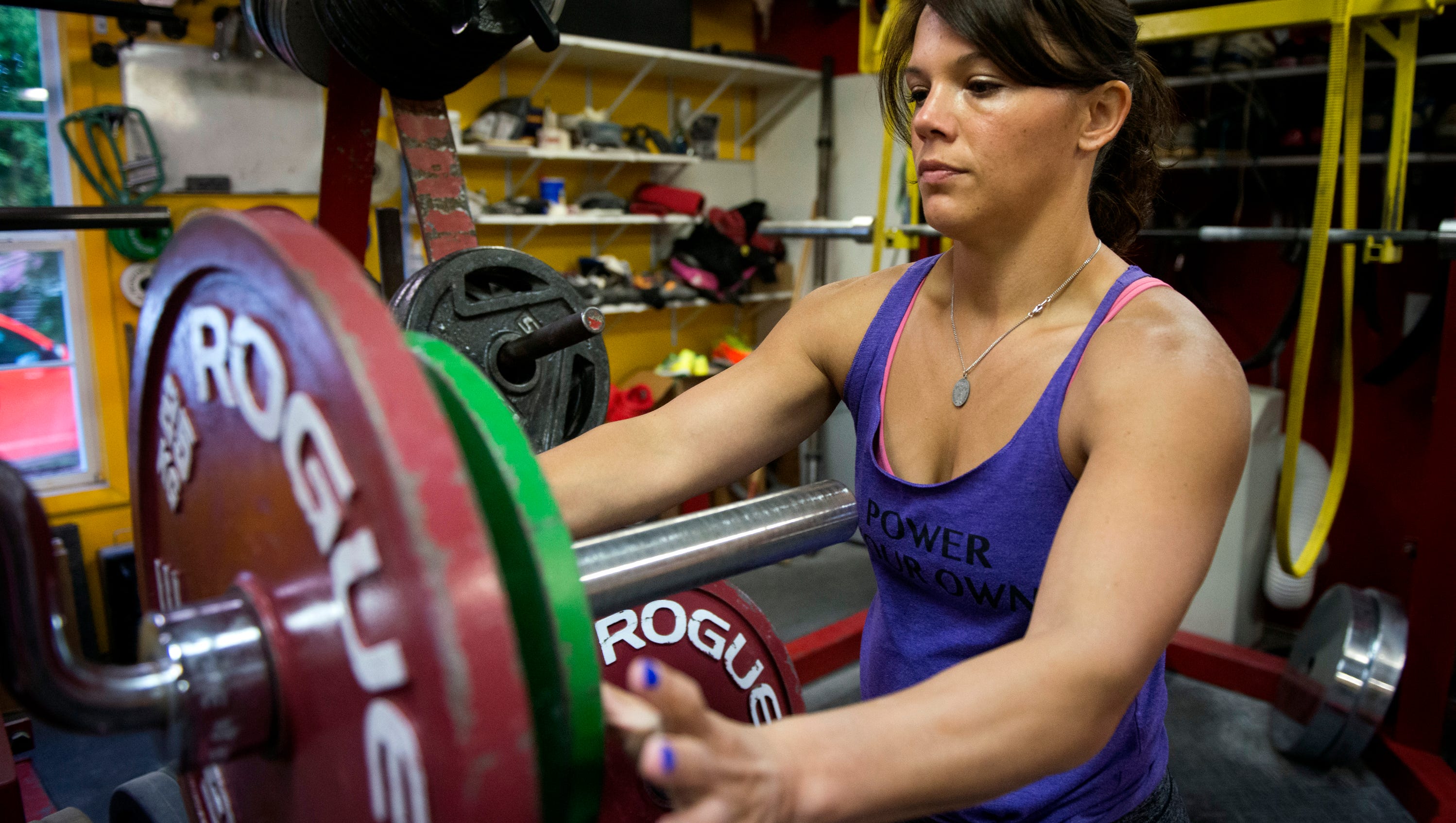 Power Lifting Muscle Mom Squat Lifts Three Times Her Body Weight To