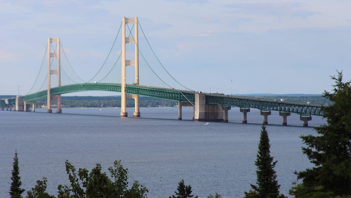 Hundreds expected to cross Mackinac Bridge in Jeep the Mac