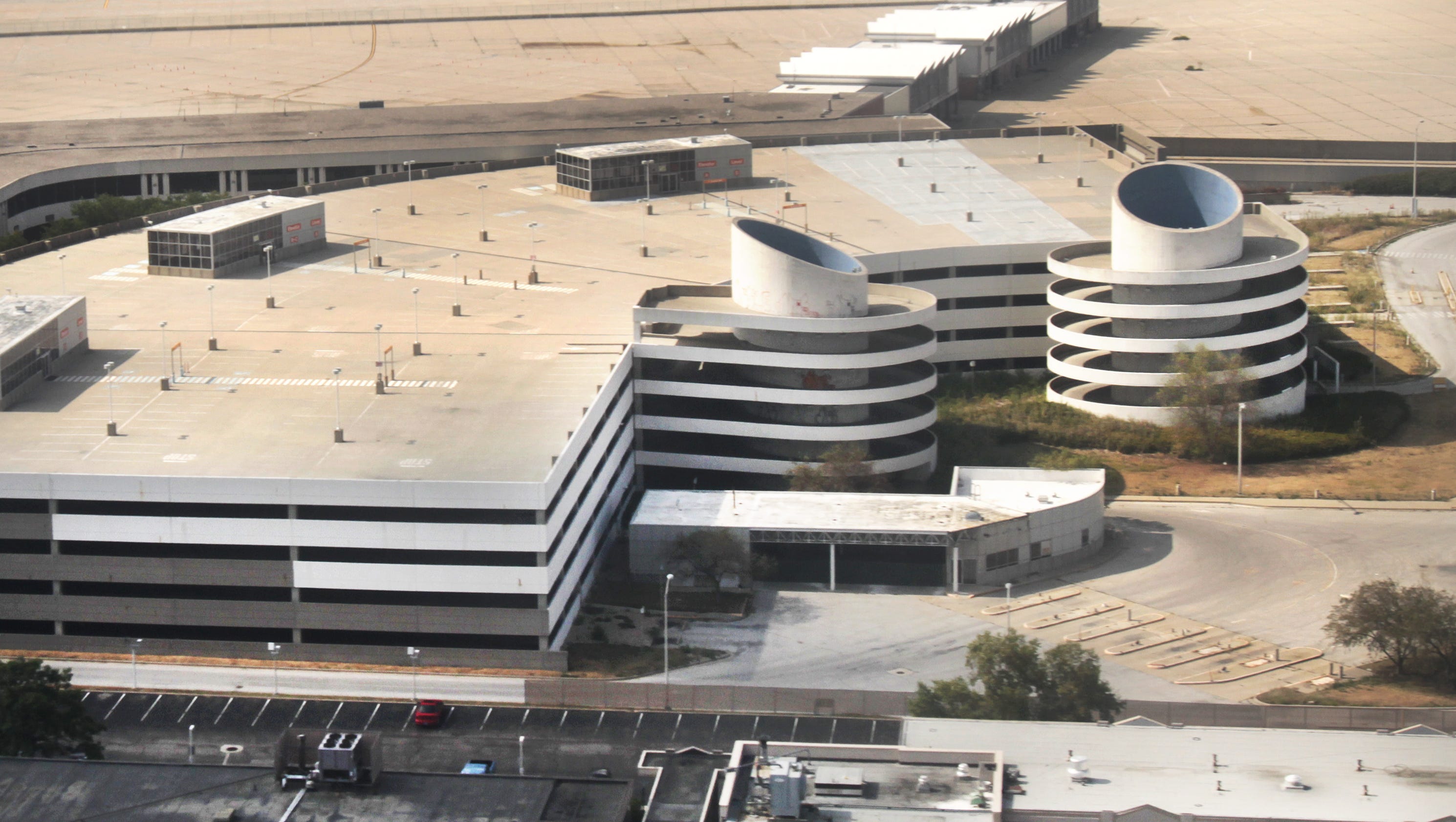 Tour Of The Now Demolished Indianapolis International Airport Terminal   635912218213877146 1 OLDTERMINAL 