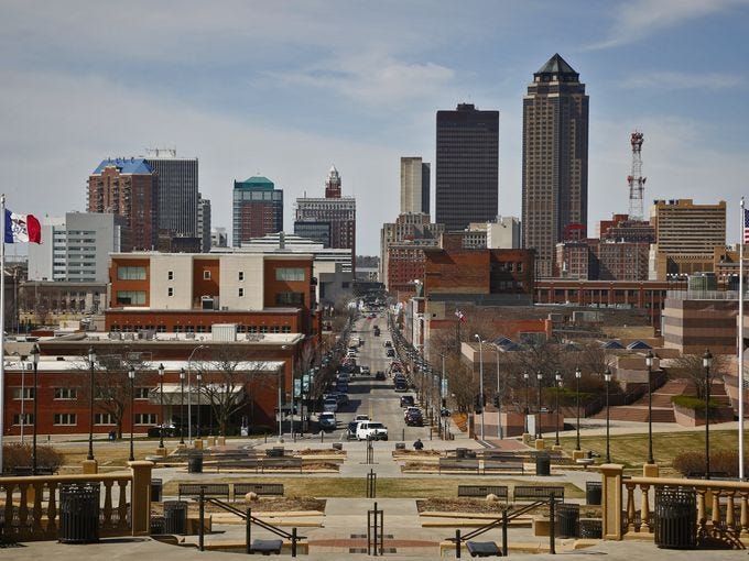 Des+Moines+Residents+Puzzled+by+Giant+Floating+Orb+Over+Downtown