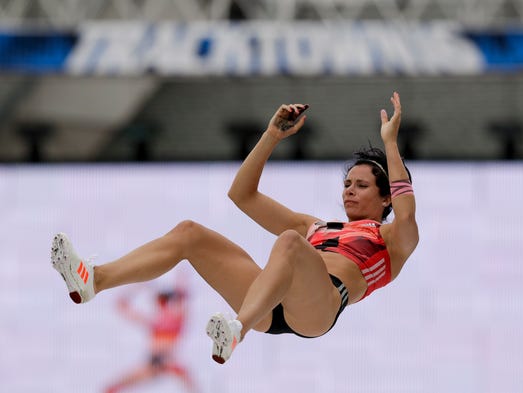 Jenn Suhr wins pole vault at U.S. Olympic trials