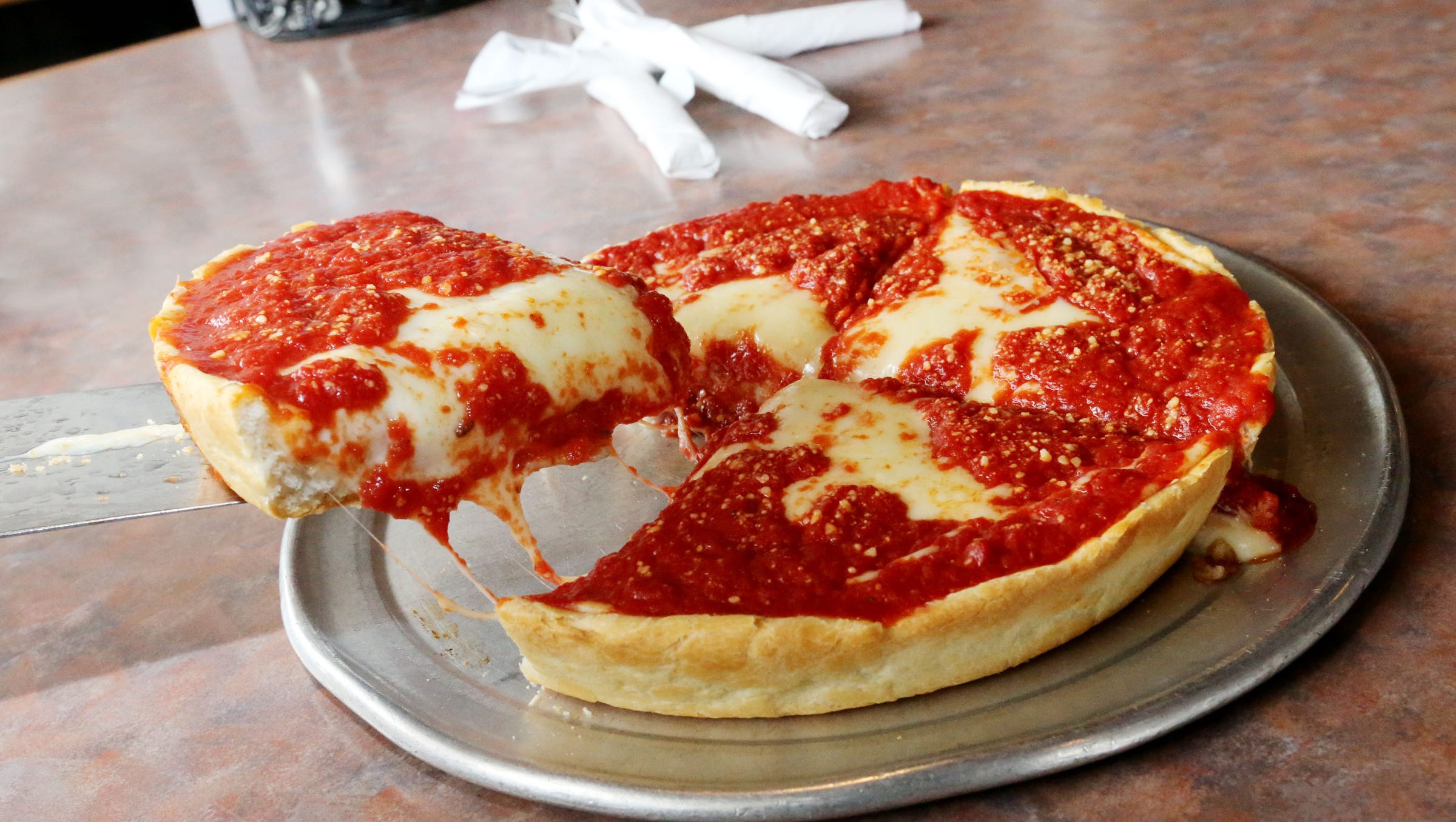 Chicagostyle deepdish pizza in Des Moines 2018 edition