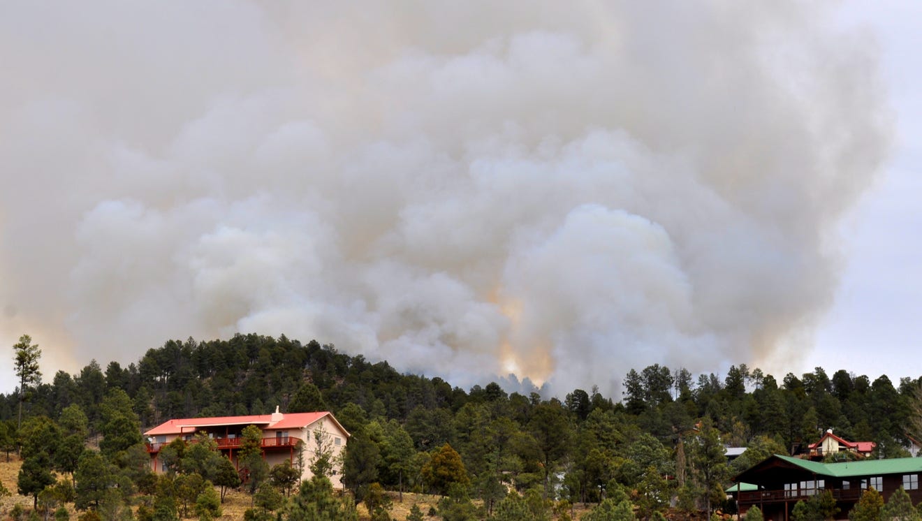 Ruidoso's Moon Mountain fire 30 percent contained