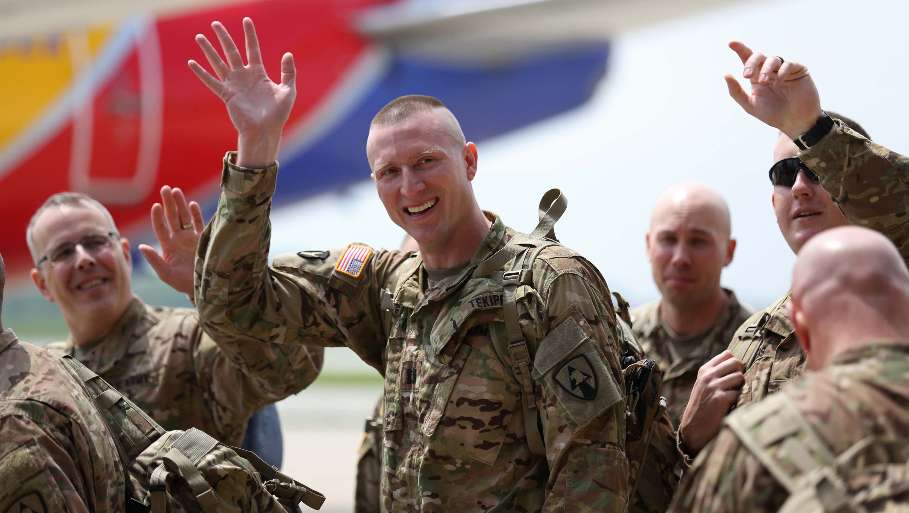14 photos Iowa Army National Guard sendoff ceremony