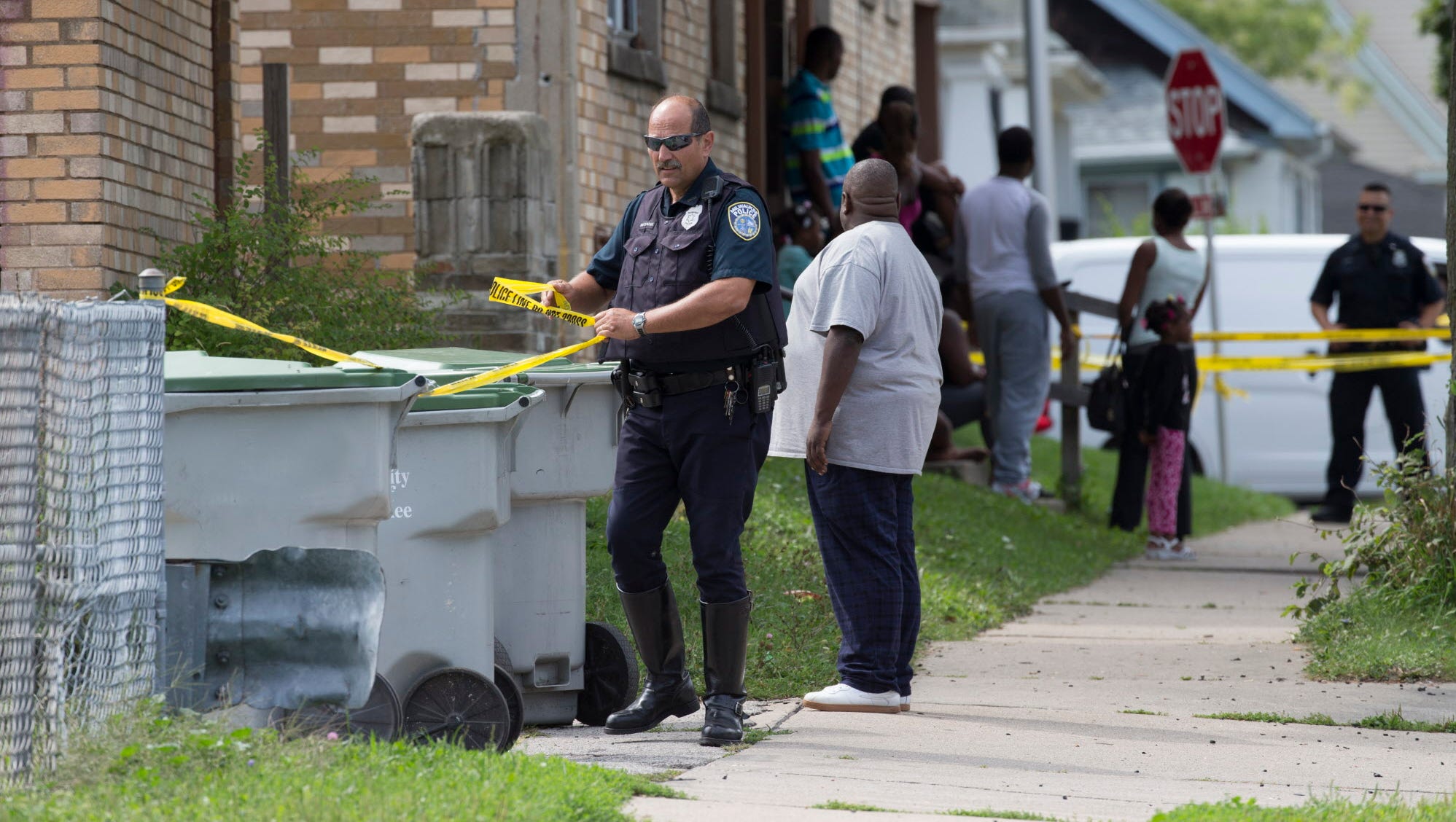 Triple Shooting Leaves 1 Dead In Milwaukee