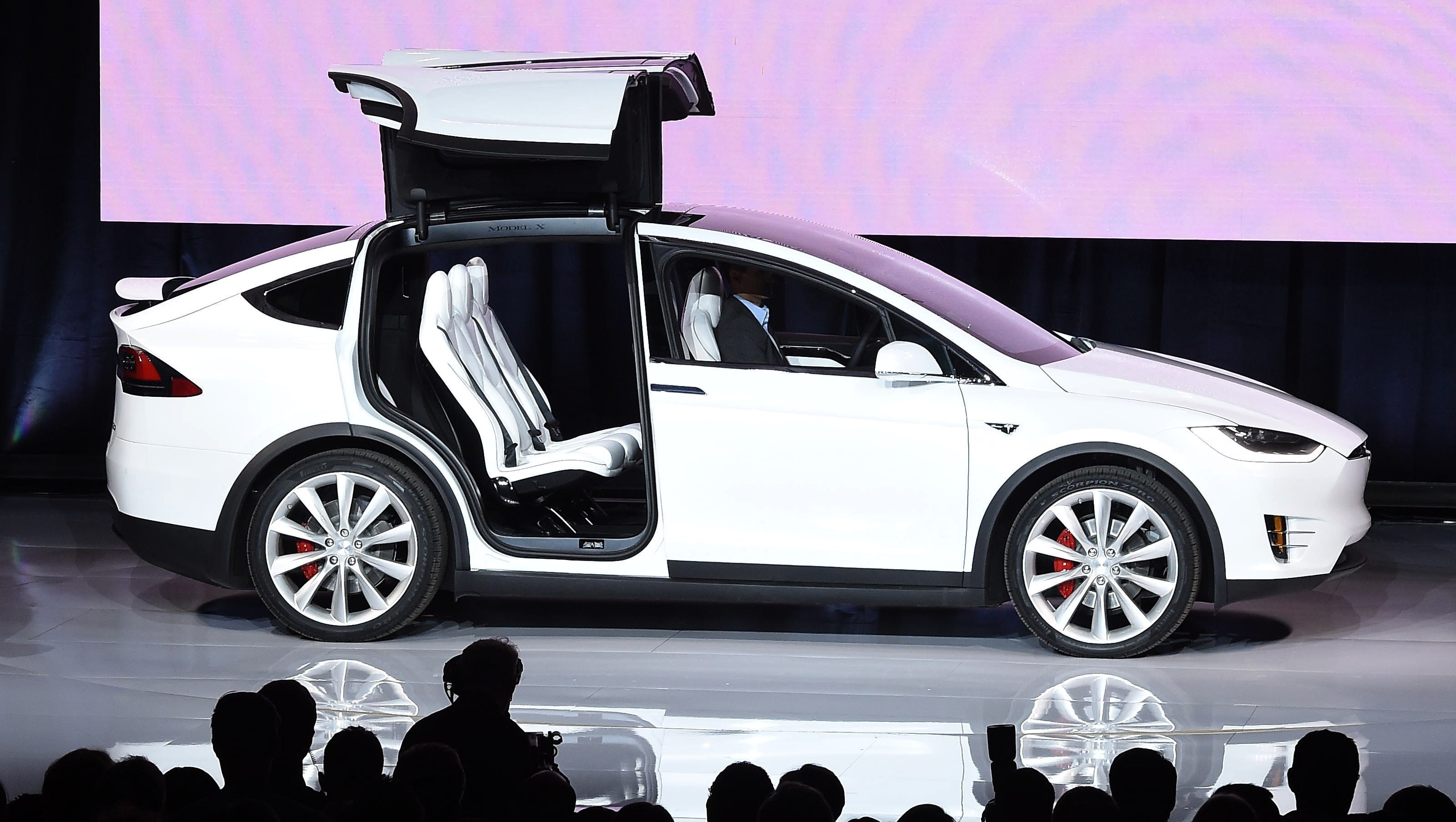 Who Is Liable If A Self Driving Car Crashes Tesla Mishap