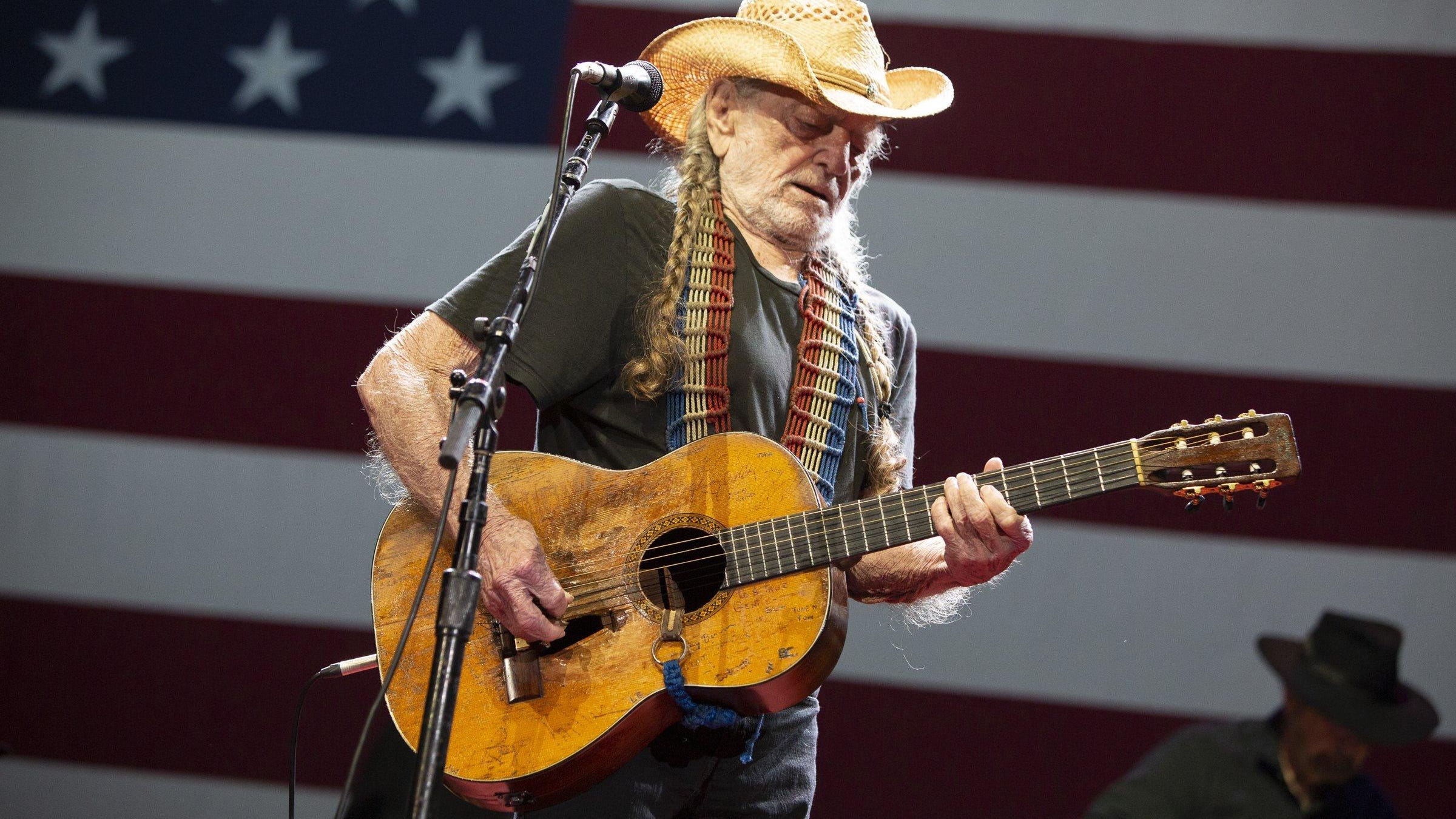 Pandemic Picnic: Willie Nelson's 4th of July bash becomes a star
