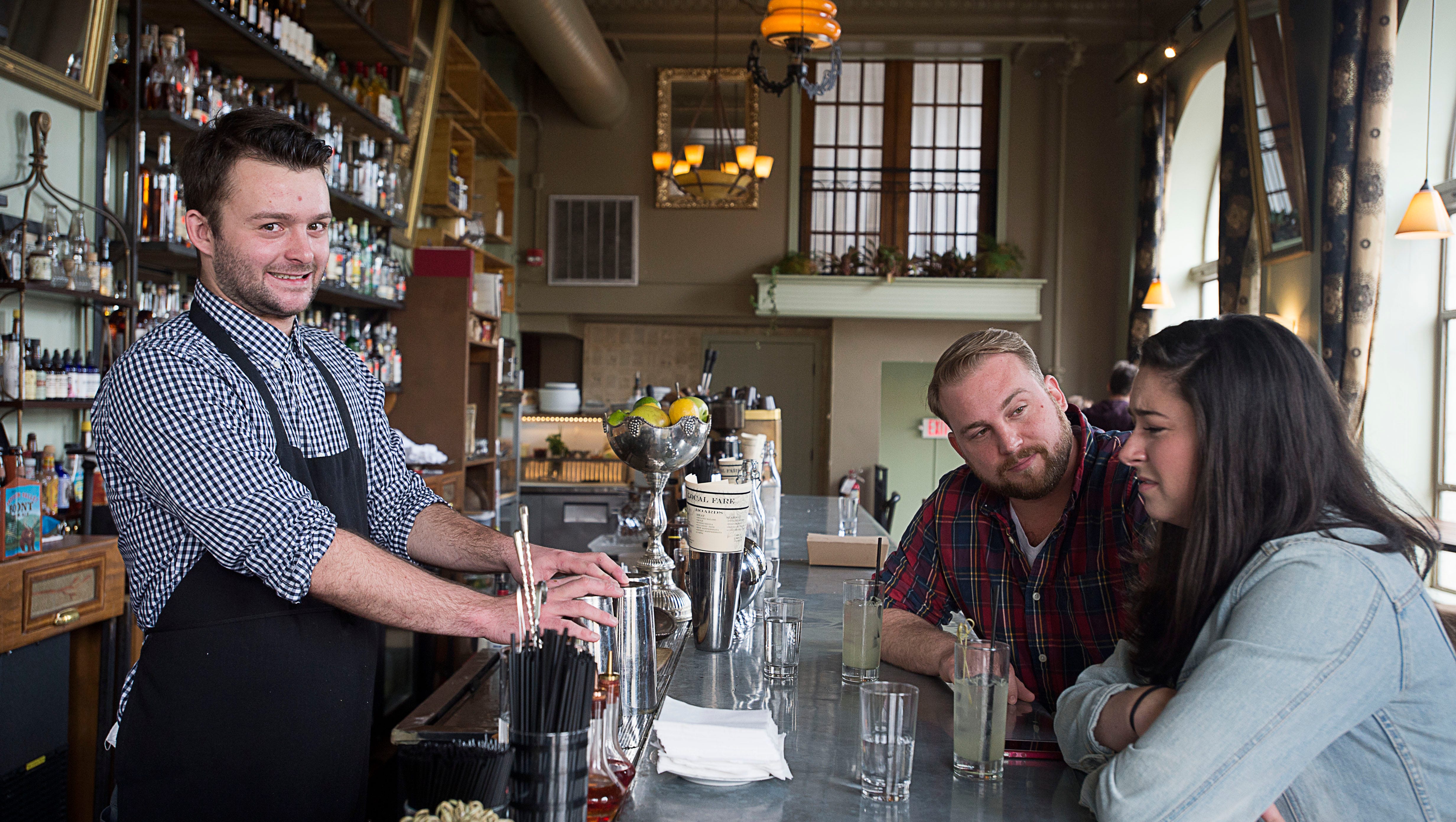 How to Hit On Your Bartender Without Seeming Too Thirsty