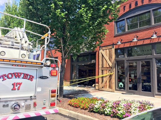 Suv Slams Into Green Hills Pottery Barn 2 People Injured