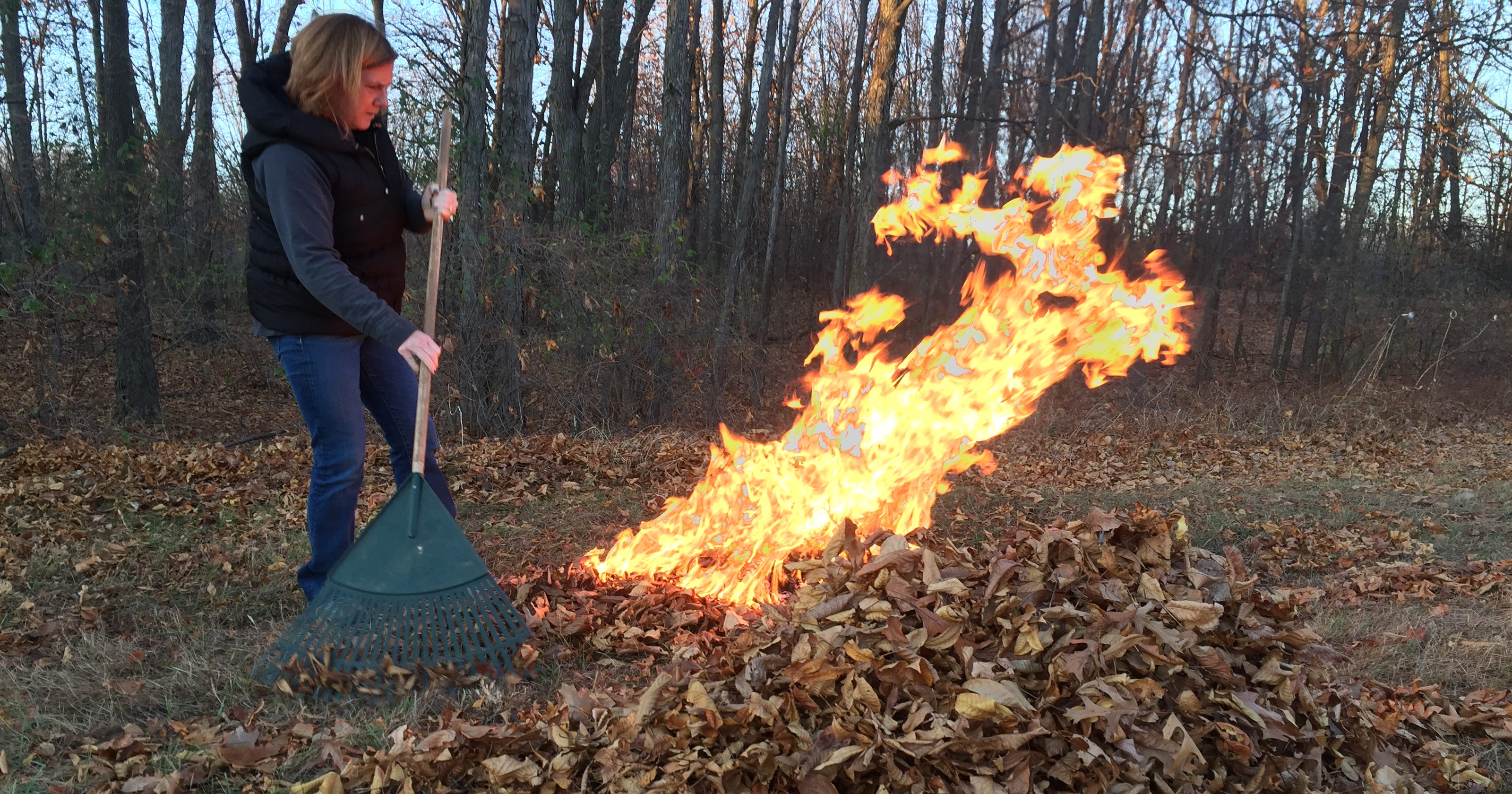 Windy, dry weather prompts burn ban in Livingston County