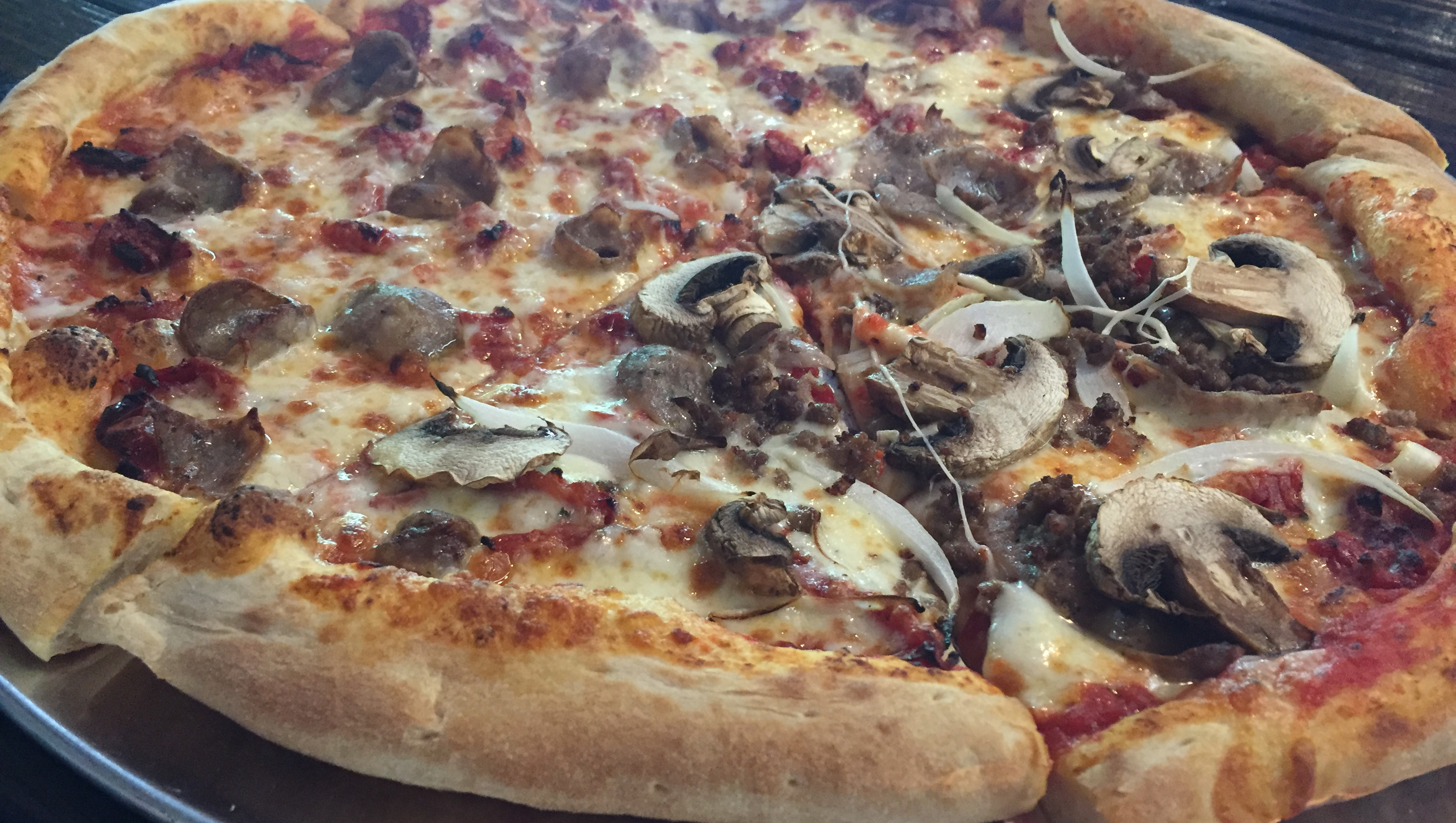 South Coast Pizza A Laid-back South Knox Addition: The Grub Scout