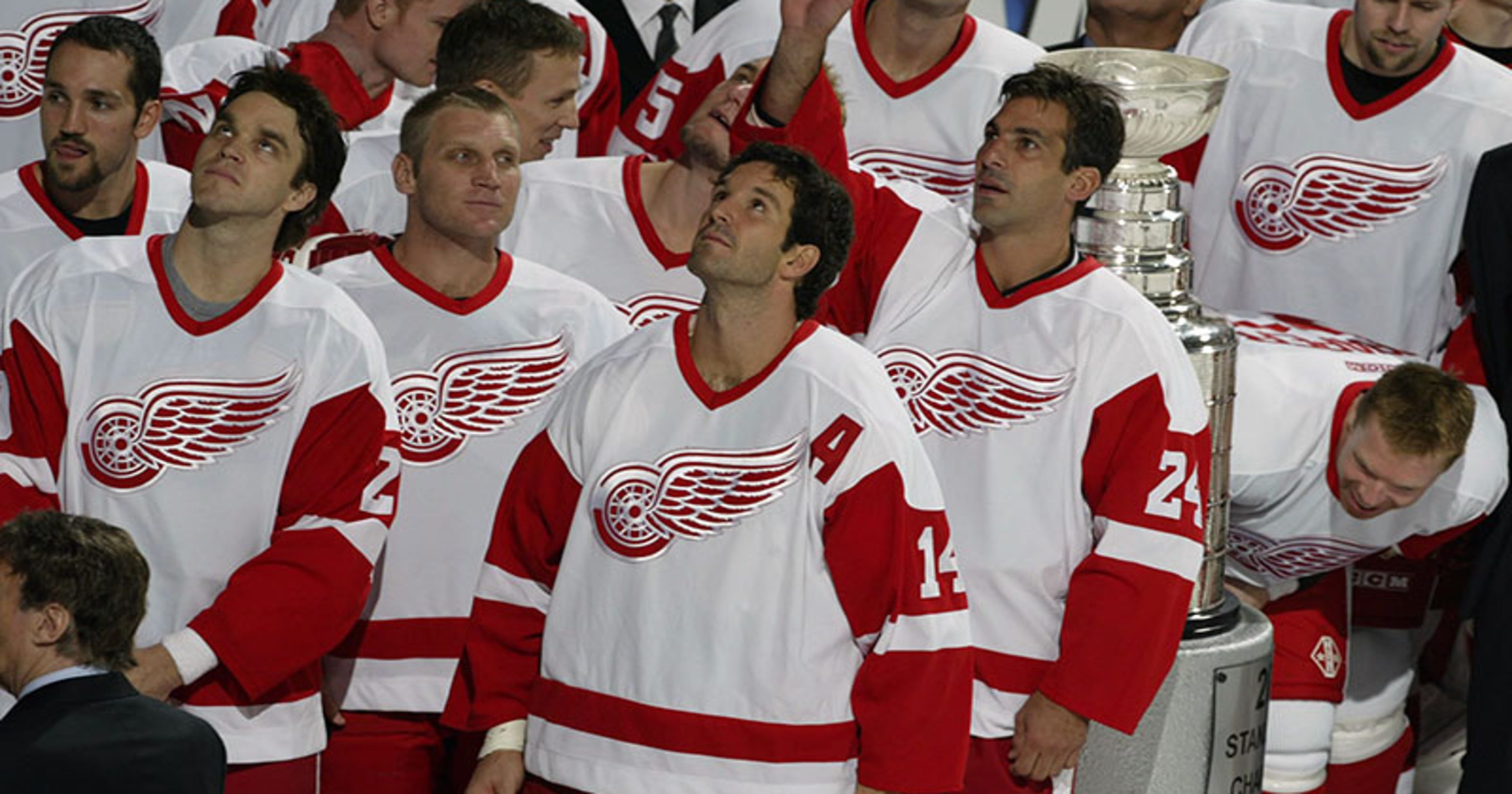 Book Excerpt Chris Chelios Calls 2002 Red Wings Its Own - 