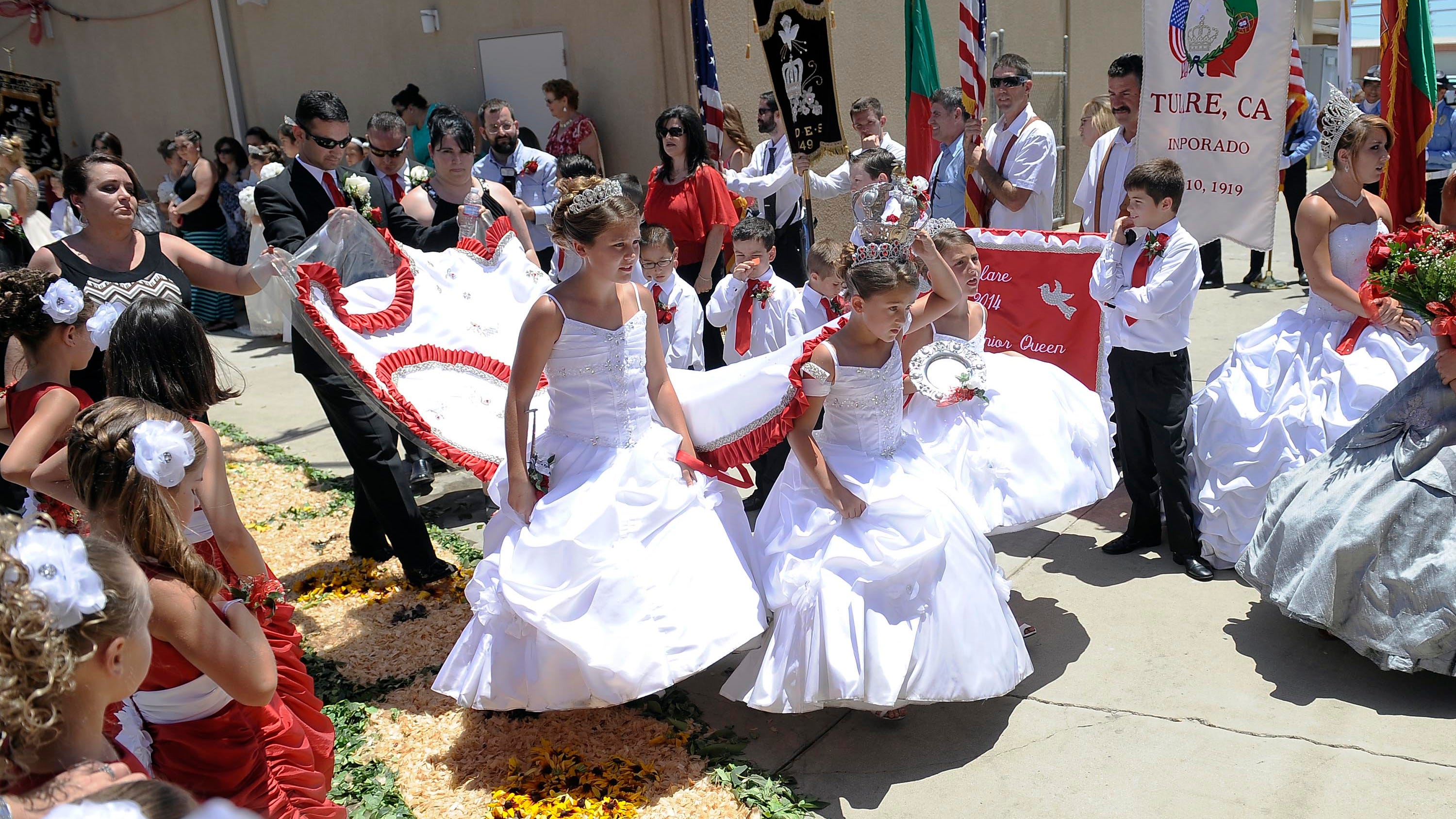 Tulare woman creates capes for Portuguese festas