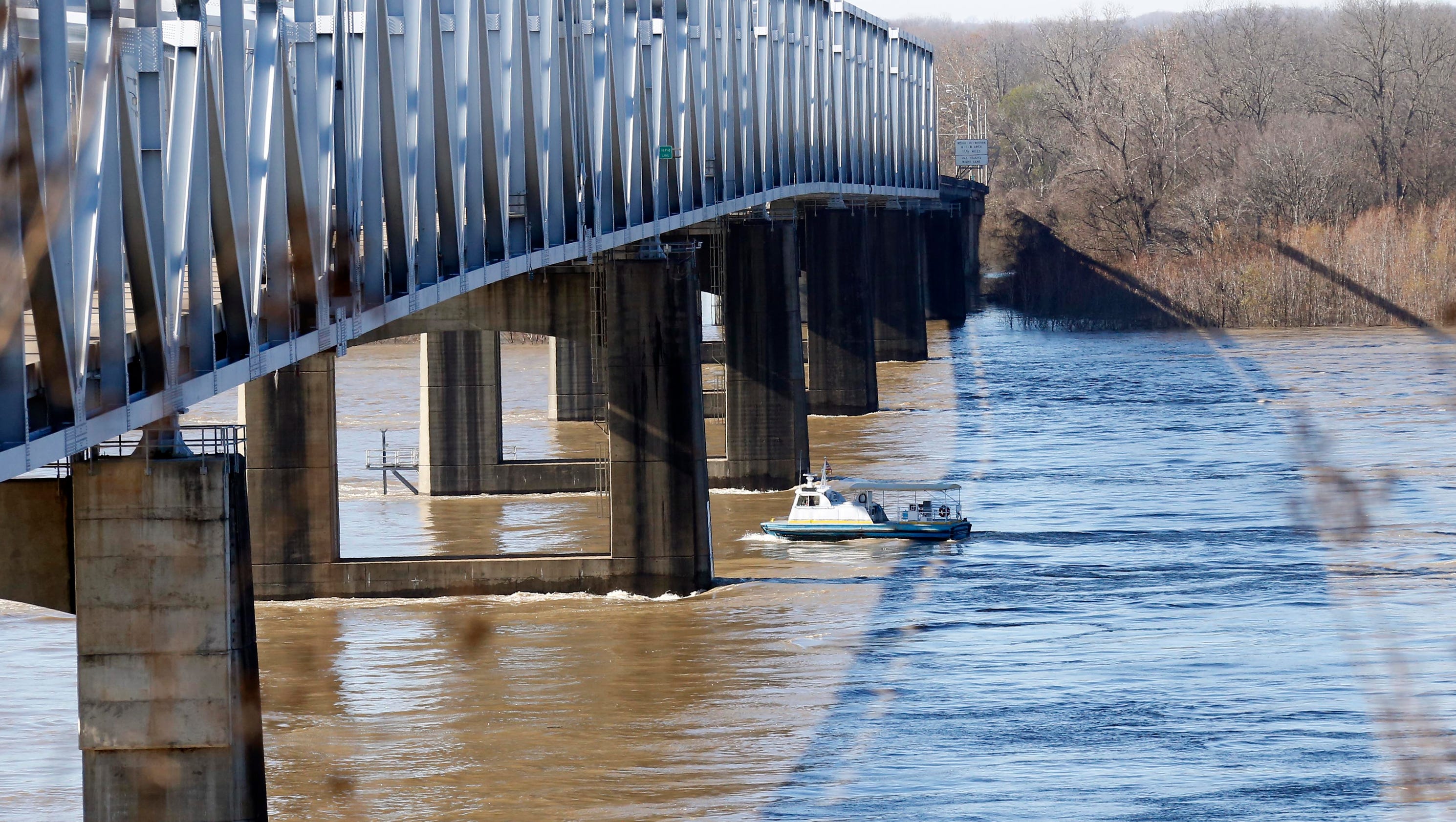 Mississippi River, Bridge At Vicksburg Reopened