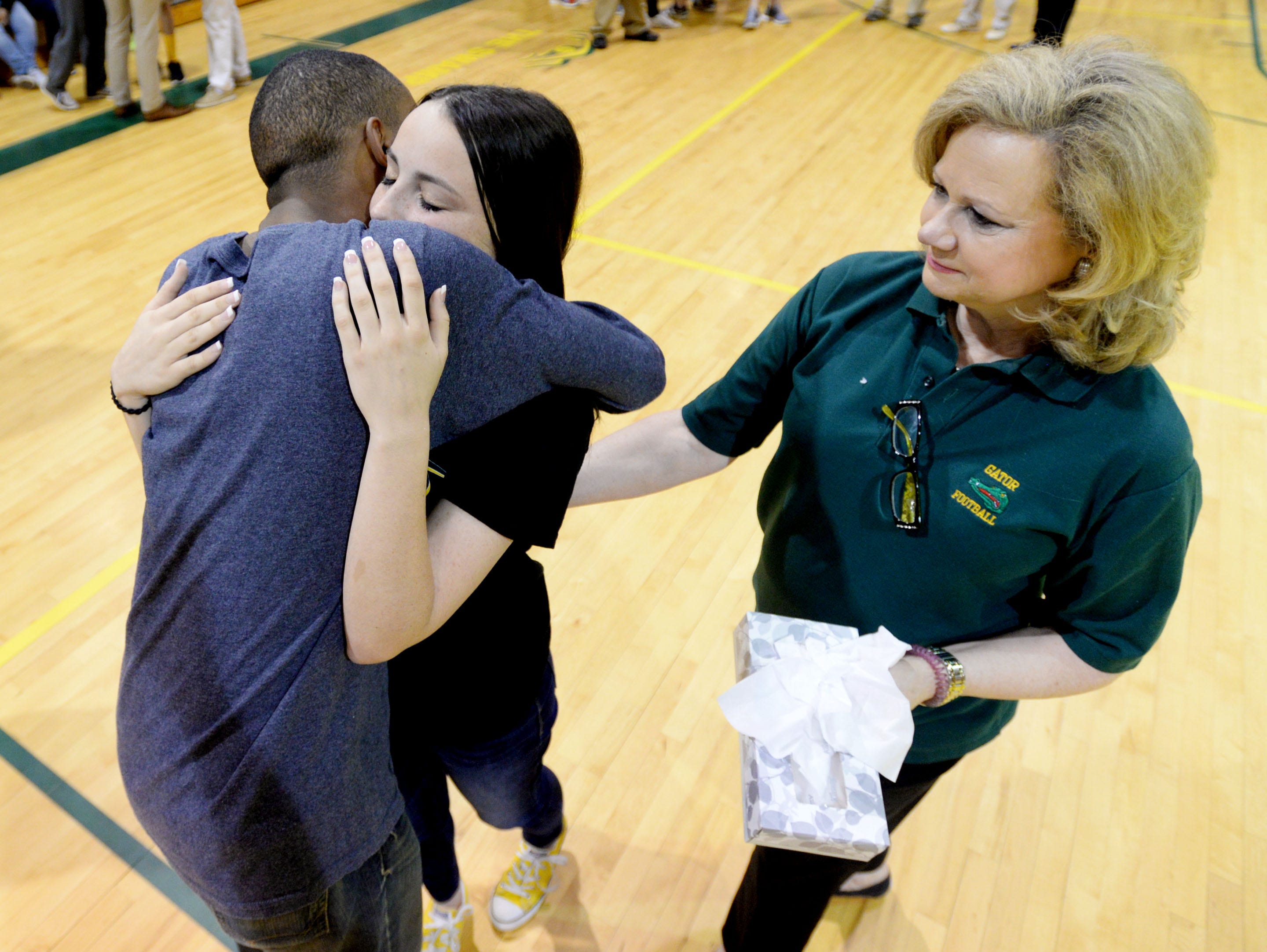 gator nation gathers to honor richard lary