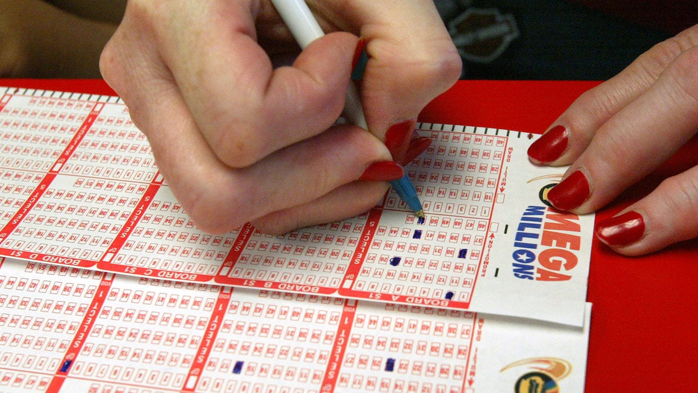 Mega Million winning tickets sold in WV, FL and MO for 1M, 2M prizes