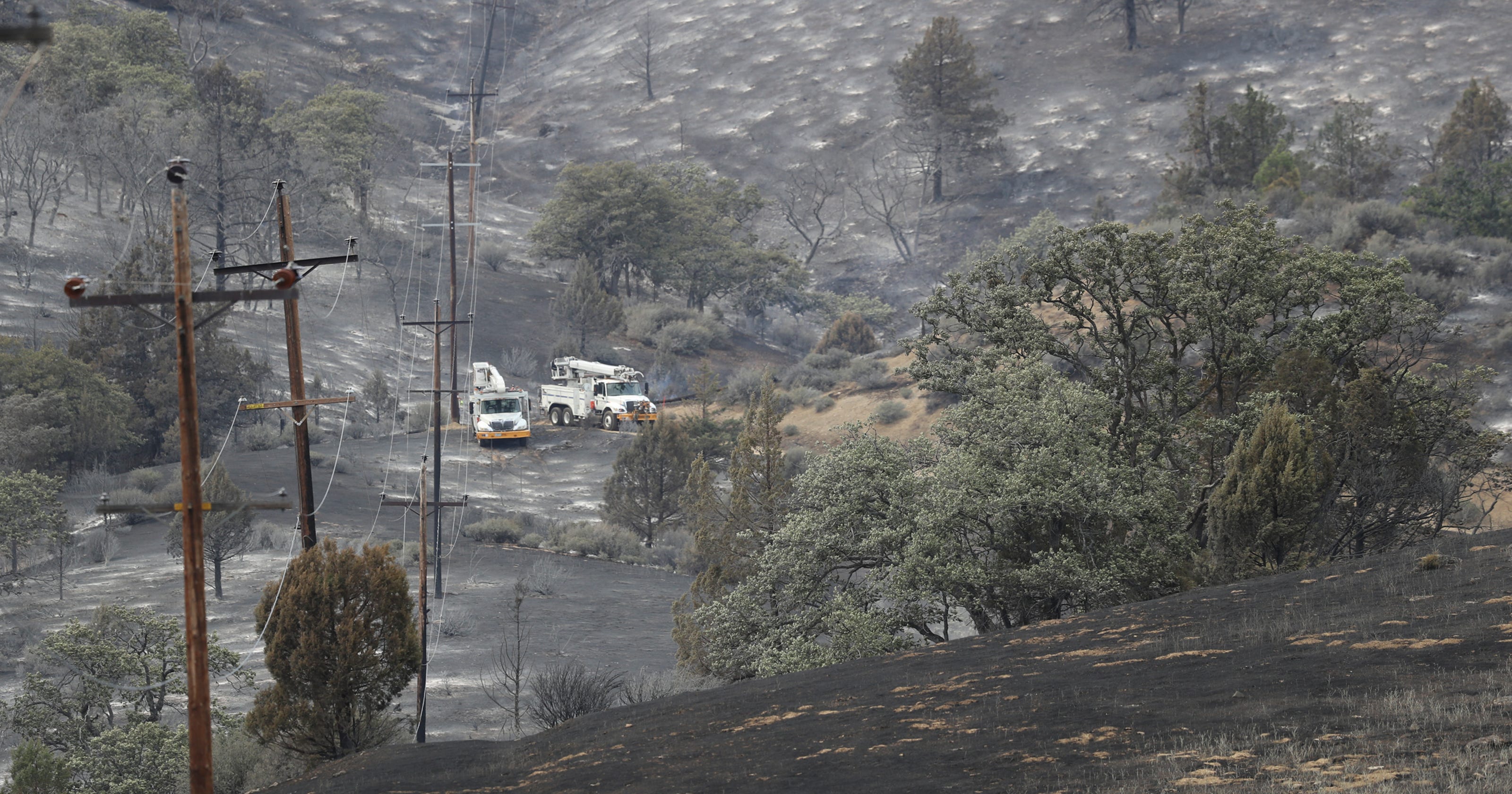 Monday update Siskiyou fire burns 35,250 acres, destroys 81 buildings