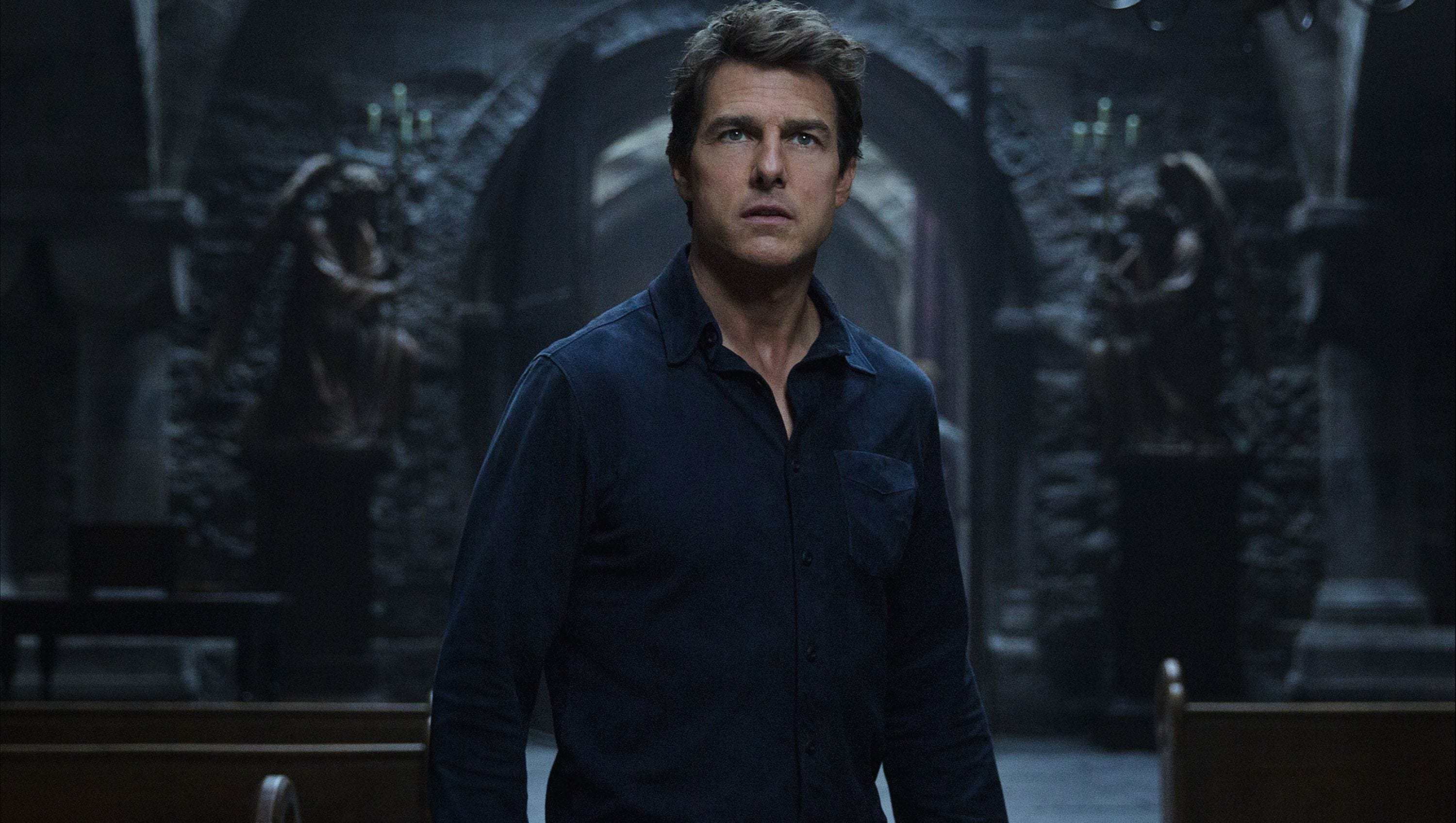 Tom Cruise Is Naked And Ripped In The Mummy Straight Up Hollywood