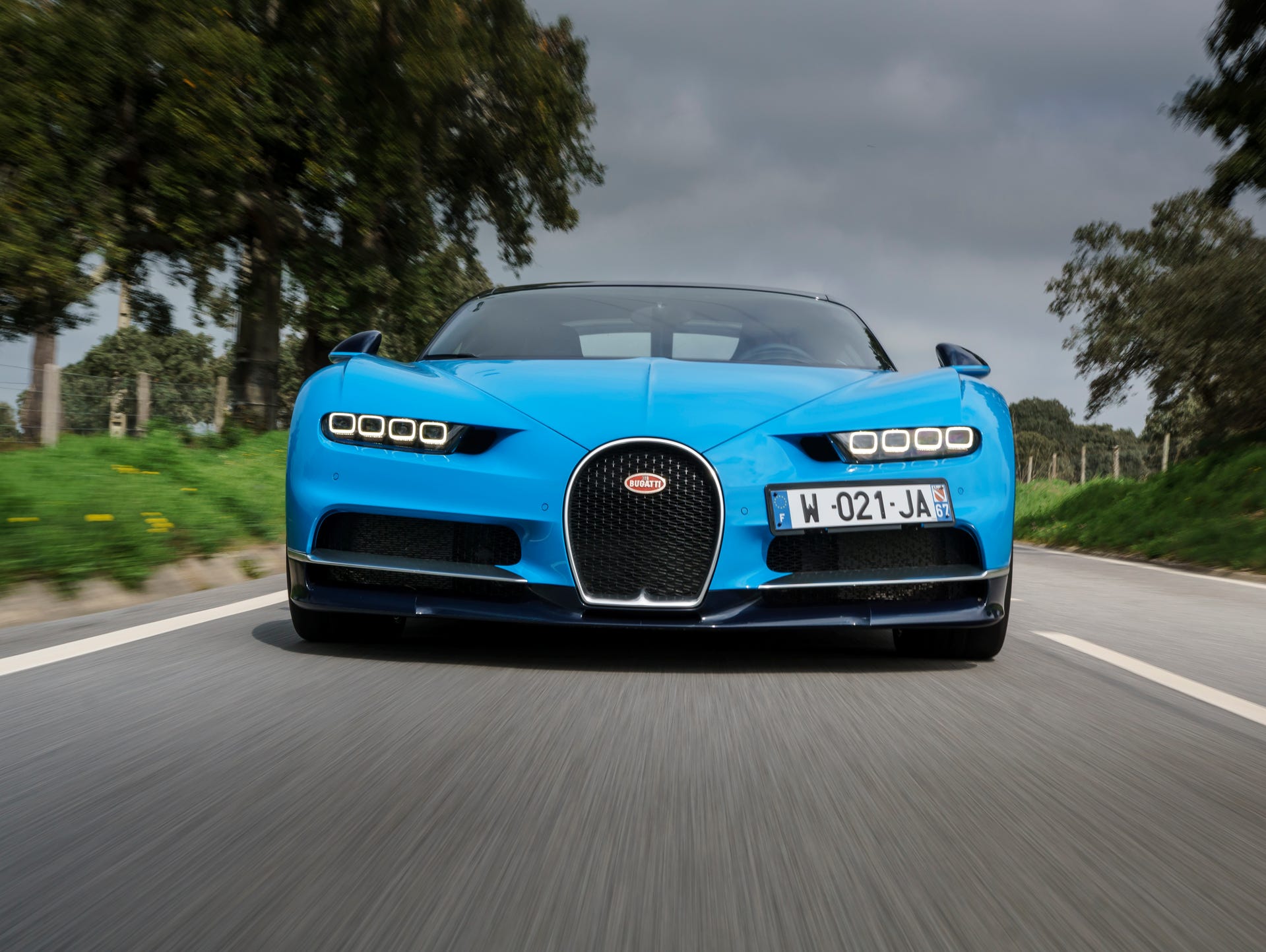 Review: Bugatti's Chiron supercar is $3M of 'Hold on!'