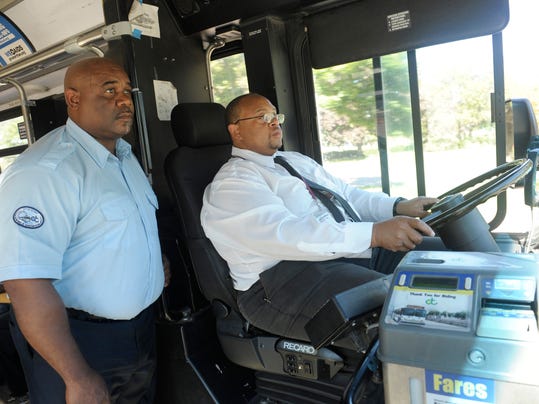 Detroit on a recruiting spree for bus drivers