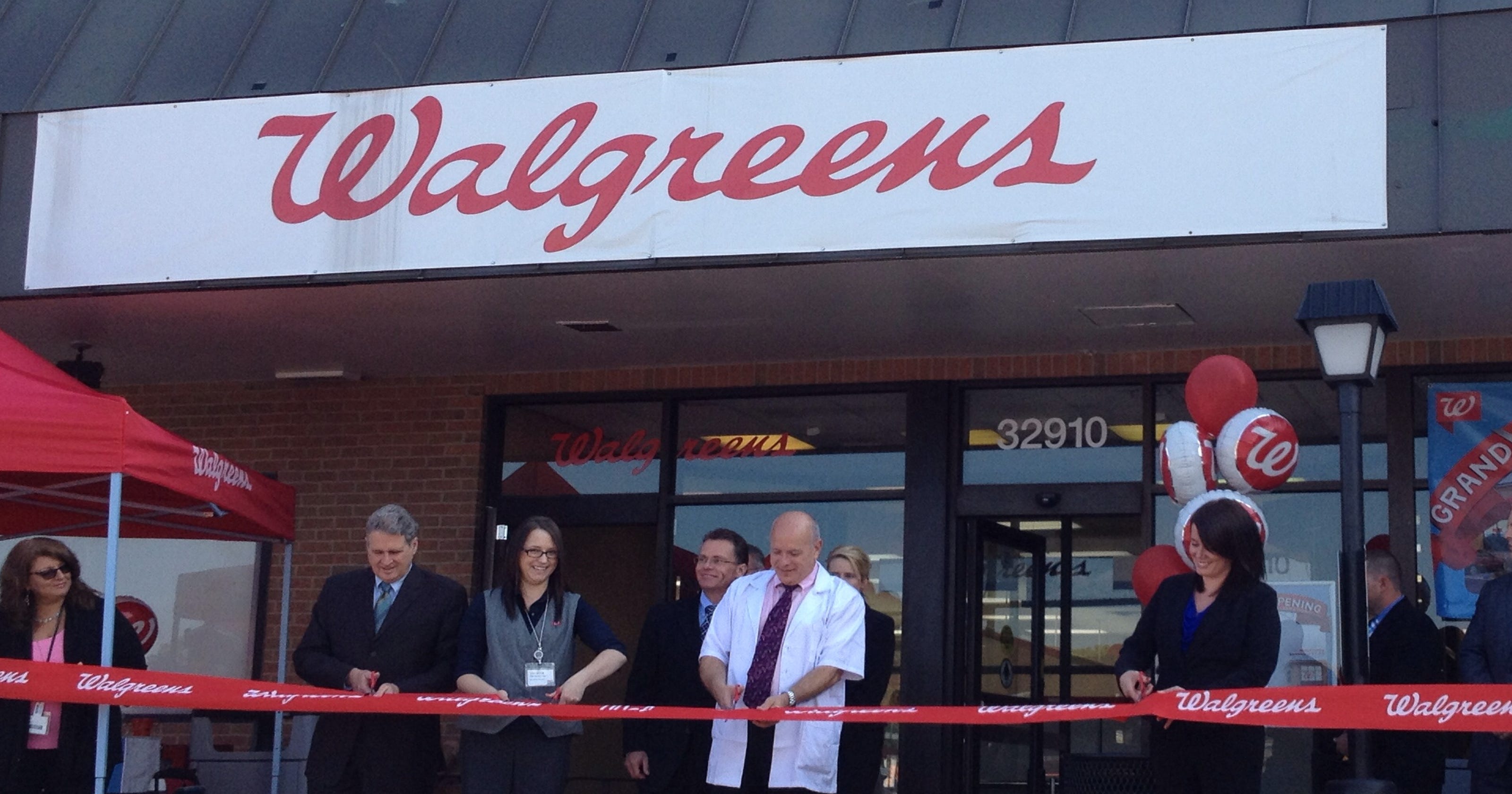 New Walgreens opens in Farmington Hills