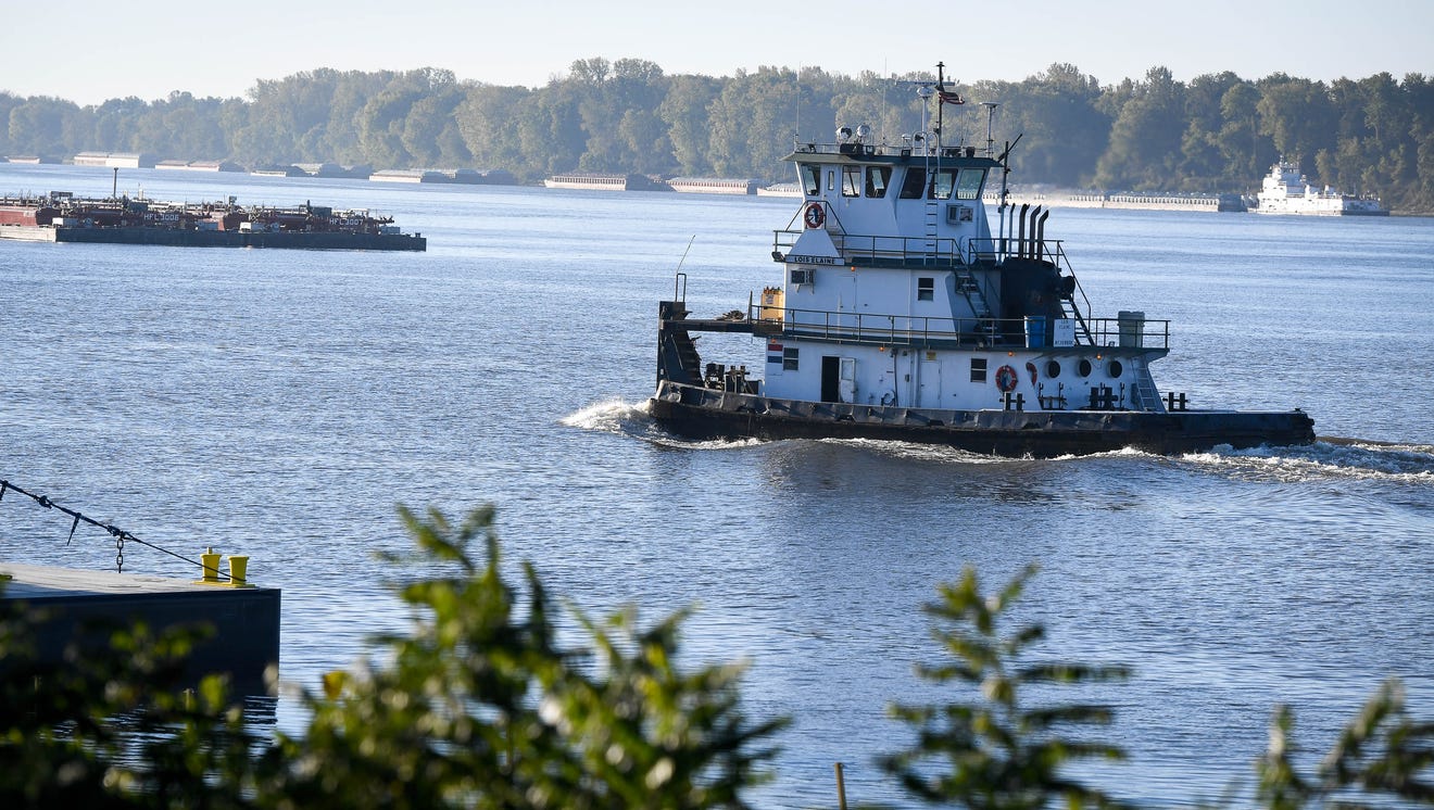 tow towboat
