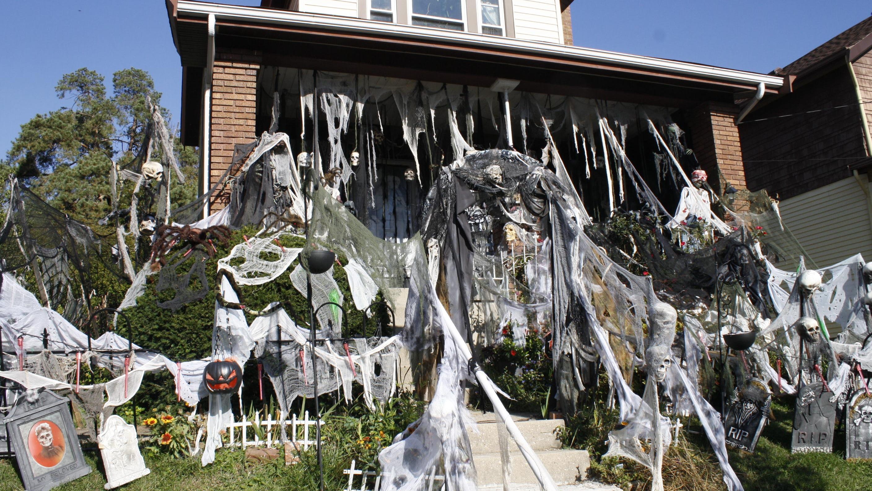 Spooky Season: Here's A Guide To Halloween Yard Haunts Near Cincinnati