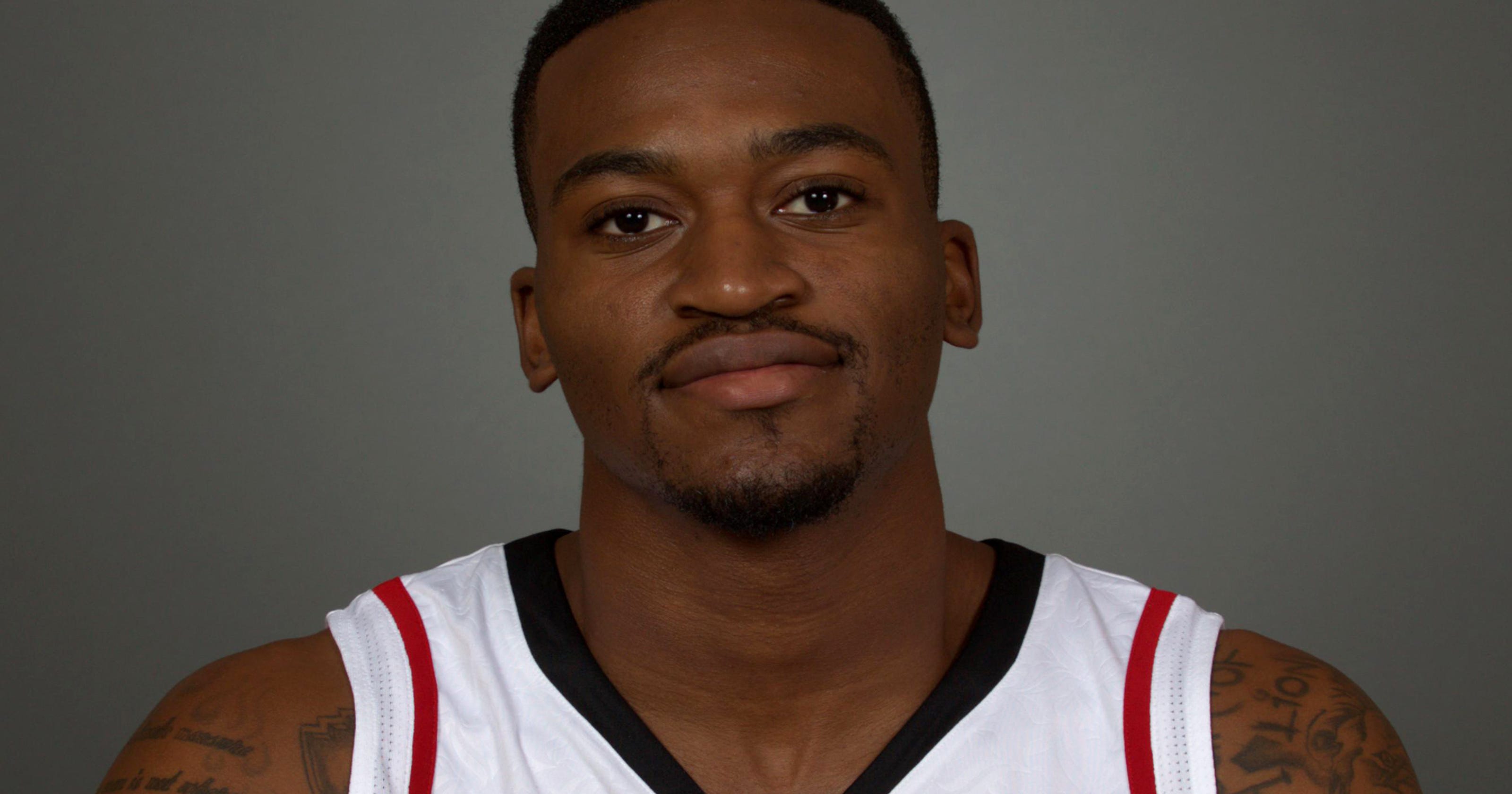 Basketball guard Kevin Ware to transfer from Louisville