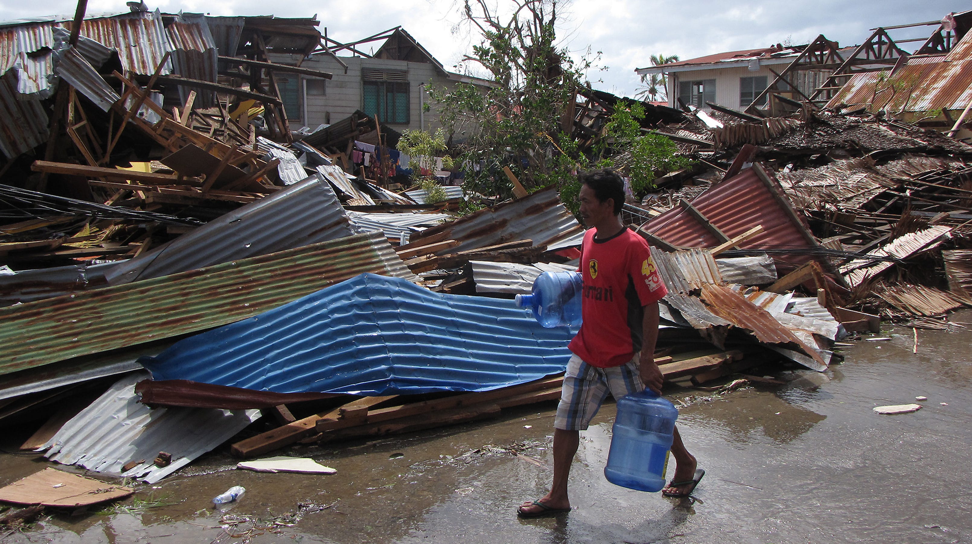 Relief effort intensifies after Philippines tragedy