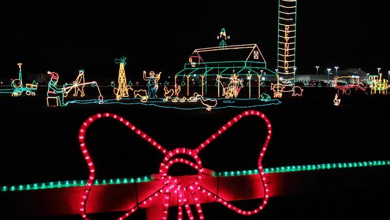 Reynolds Farm Equipment lights up Fishers holiday display