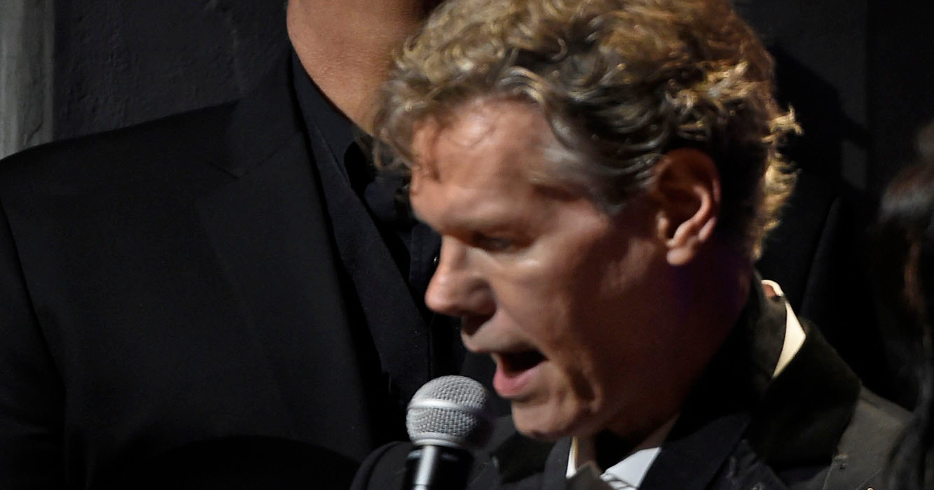 Randy Travis sings during Country Music Hall of Fame induction