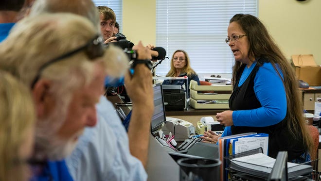 Qanda Why Hasnt Ky Clerk Been Fired In Gay Marriage License Case 
