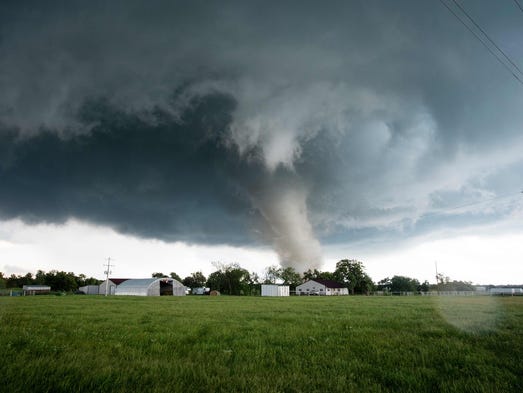 At least 2 dead in Oklahoma tornadoes