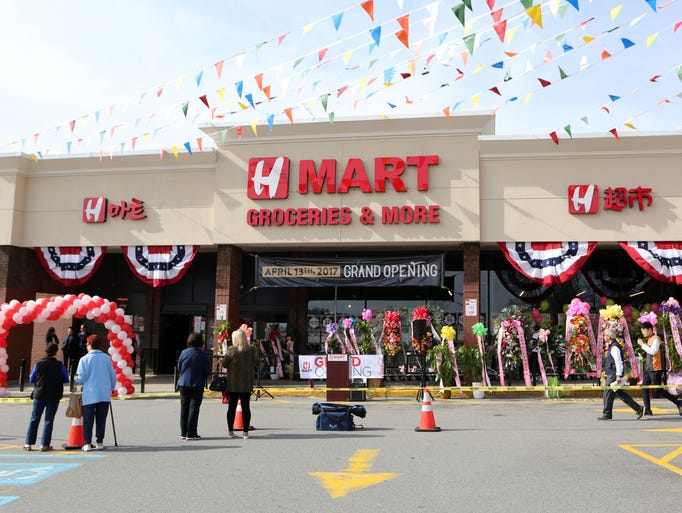 Photos: H Mart celebrates grand opening in Yonkers