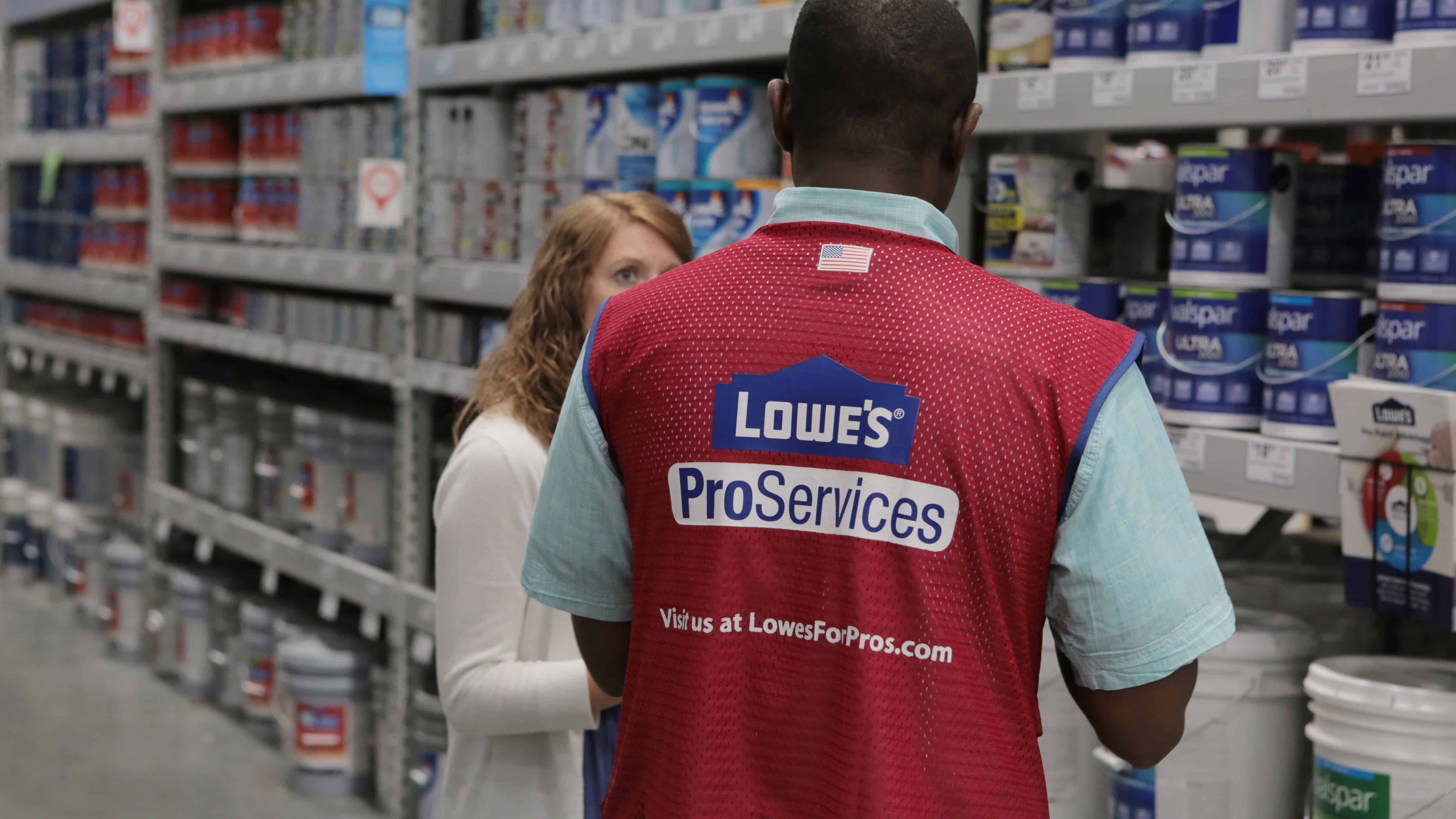Lowe's to give another 100M in bonuses to employees