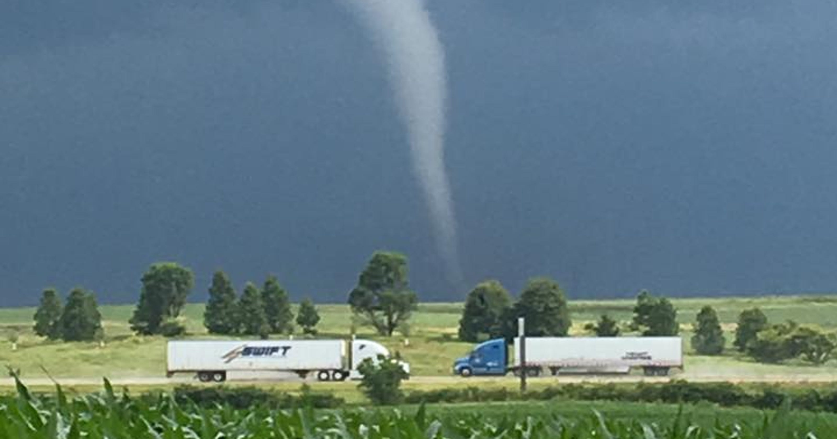 Tornado causes significant damage to eastern Iowa town