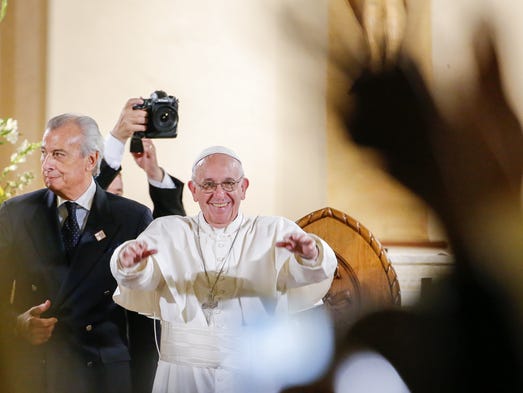 Hundreds of thousands flood Philly for Pope Francis' final Mass