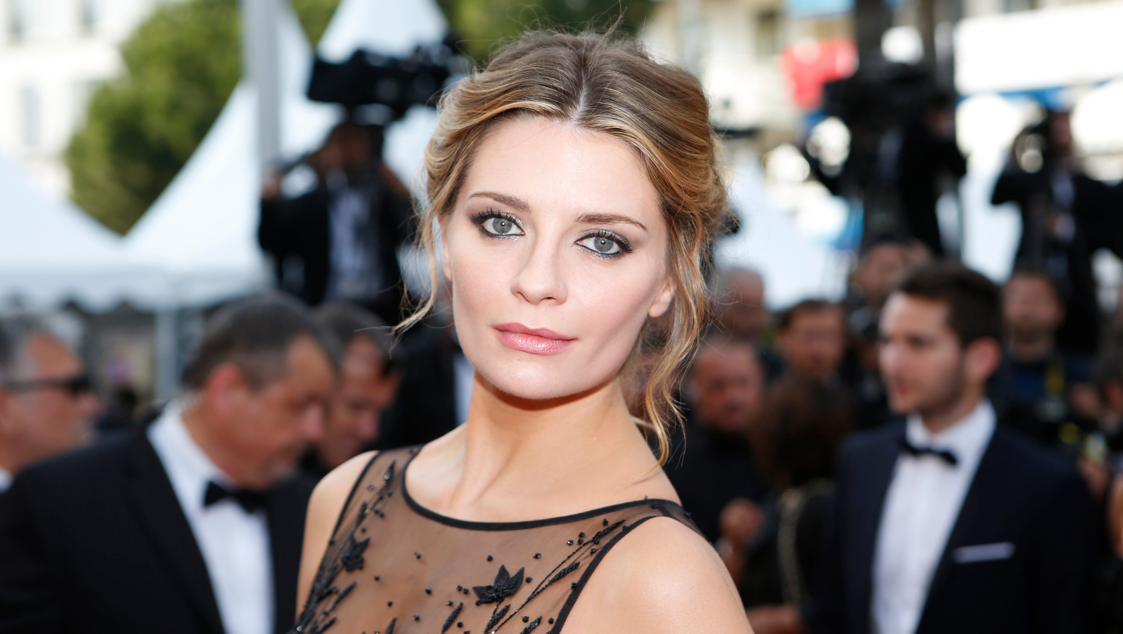Mischa Barton Revenge Porn - Mischa Barton lawyer goes after revenge-porn sellers: Proceed at your peril