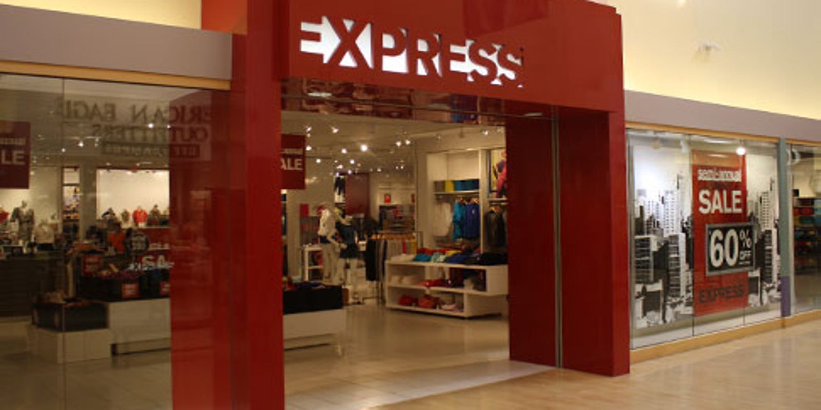 Express Opening Outlet At Opry Mills