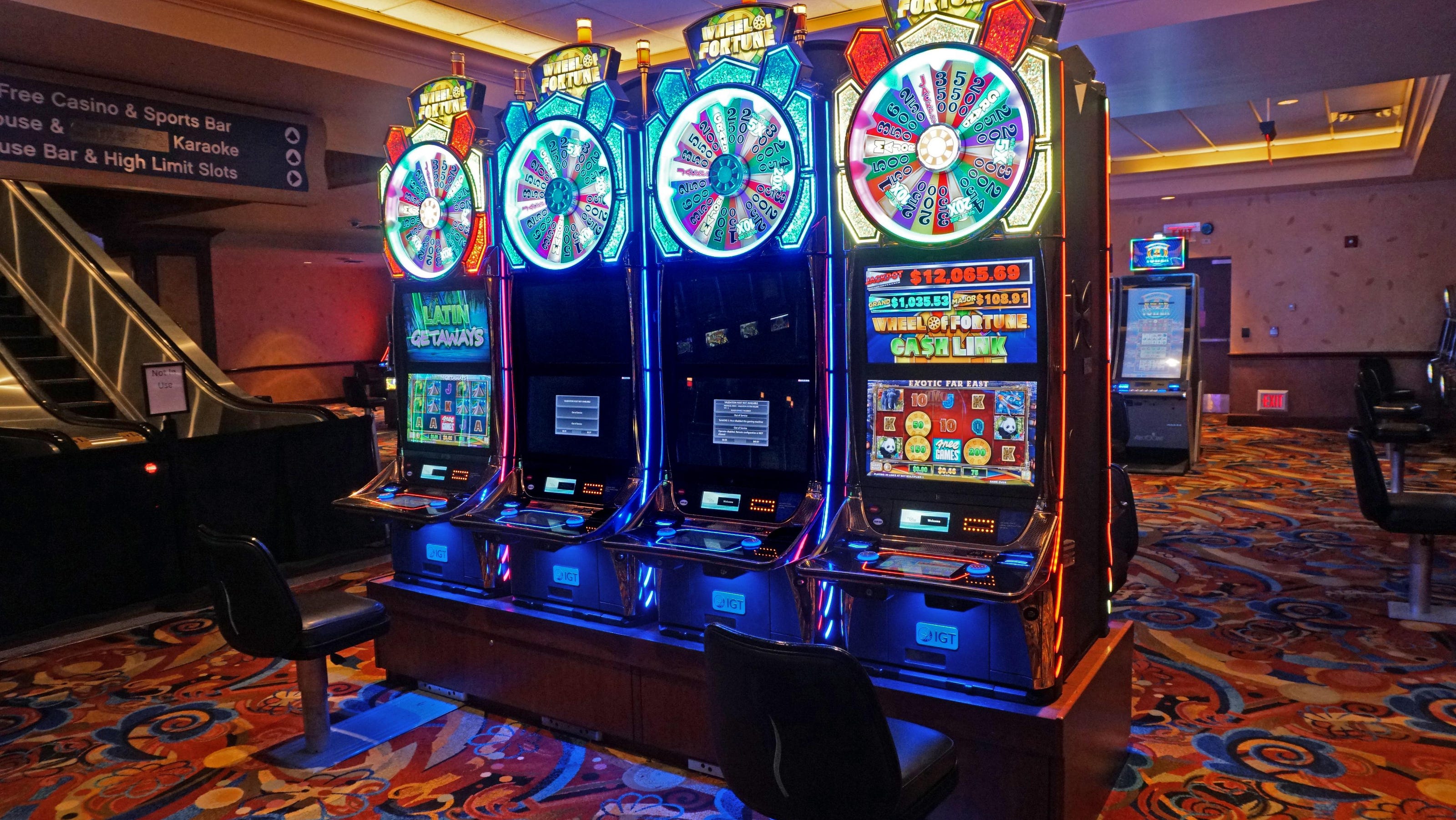 Twin River to open Monday as 3 minicasinos