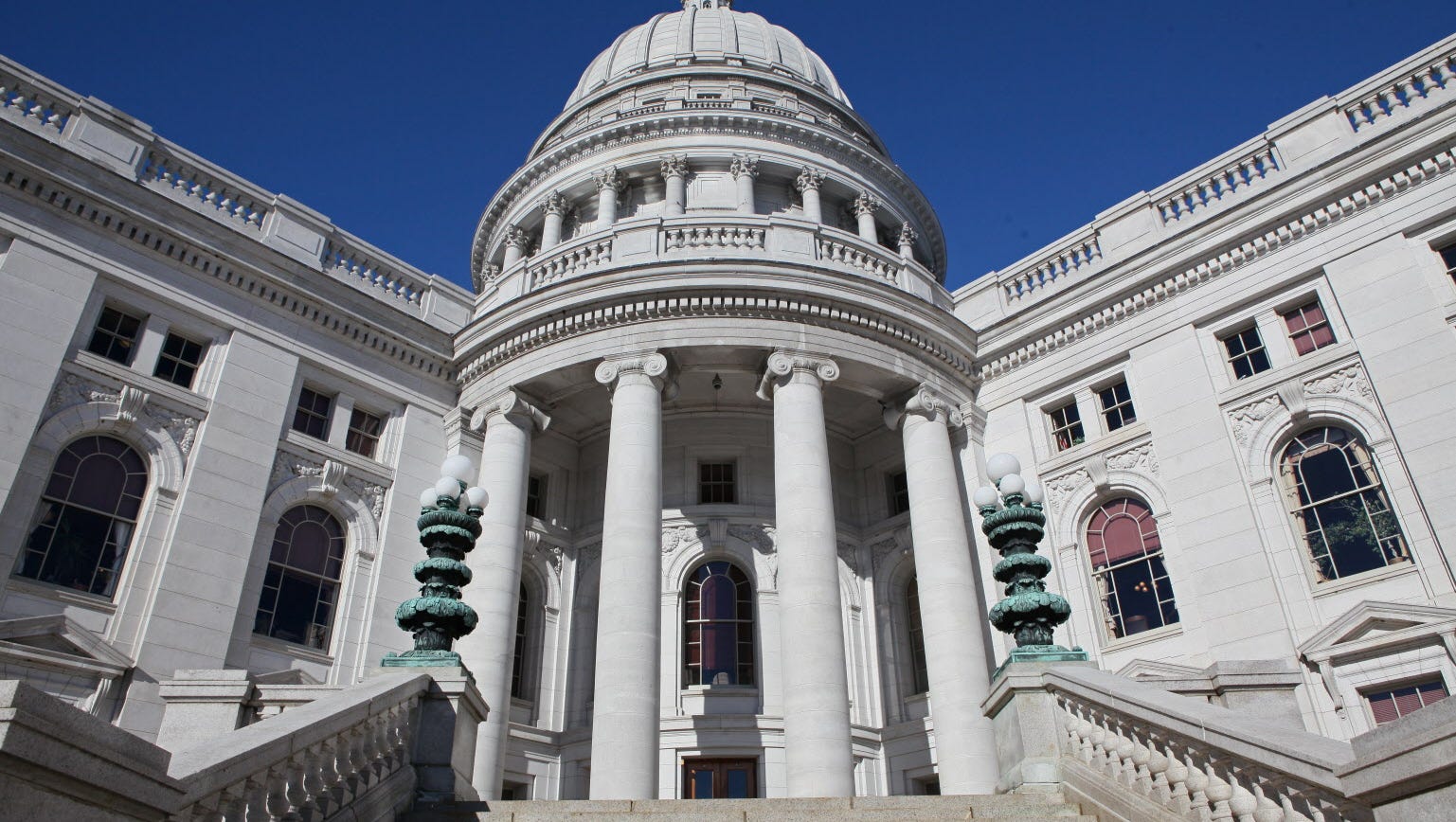 how-to-contact-the-governor-representatives-in-wisconsin-legislature