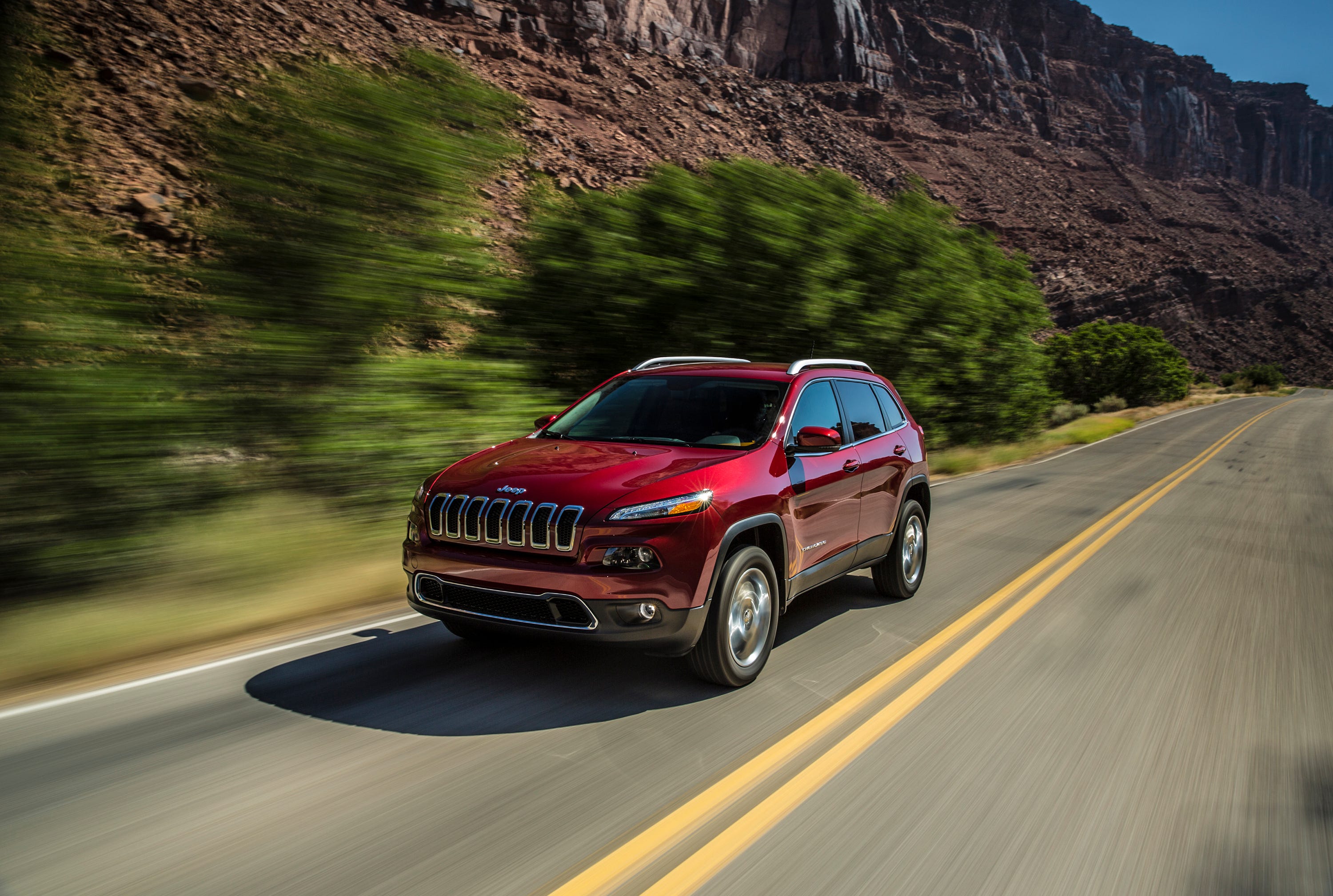 Фото внедорожников кроссоверов. Jeep Cherokee Trailhawk 2021. Jeep Cherokee KL 2015. Jeep Cherokee новый. Jeep Cherokee 2021 KL.