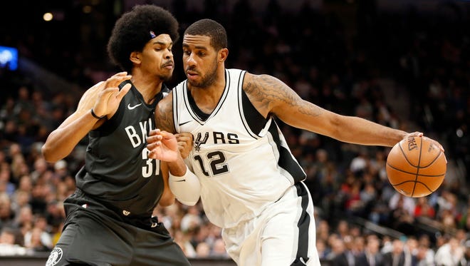 Kawhi Leonard Lamarcus Aldridge Lead Healthy Spurs Past Nets