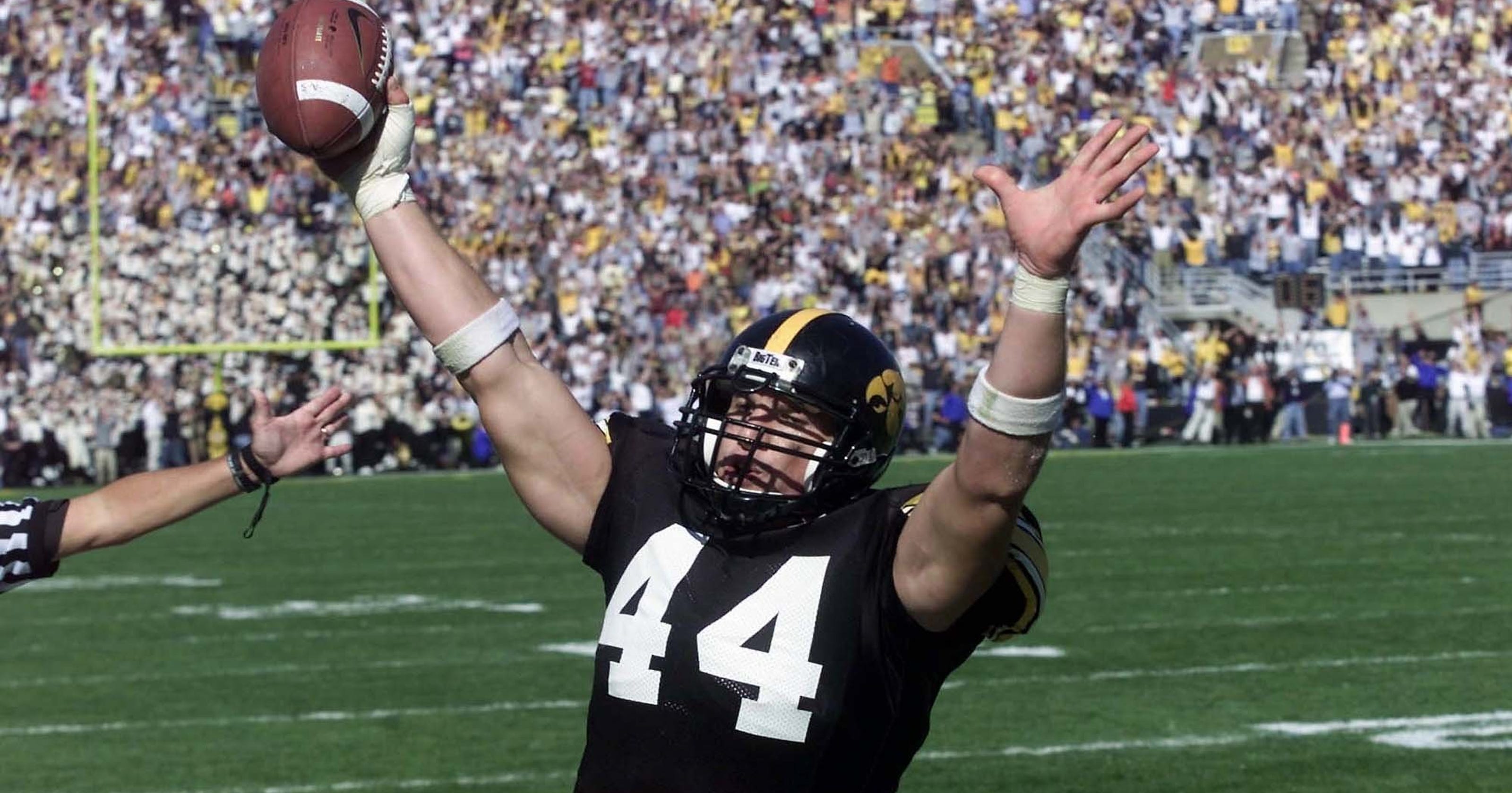 Iowa Hawkeyes football Photos of the greatest tight ends from "Tight